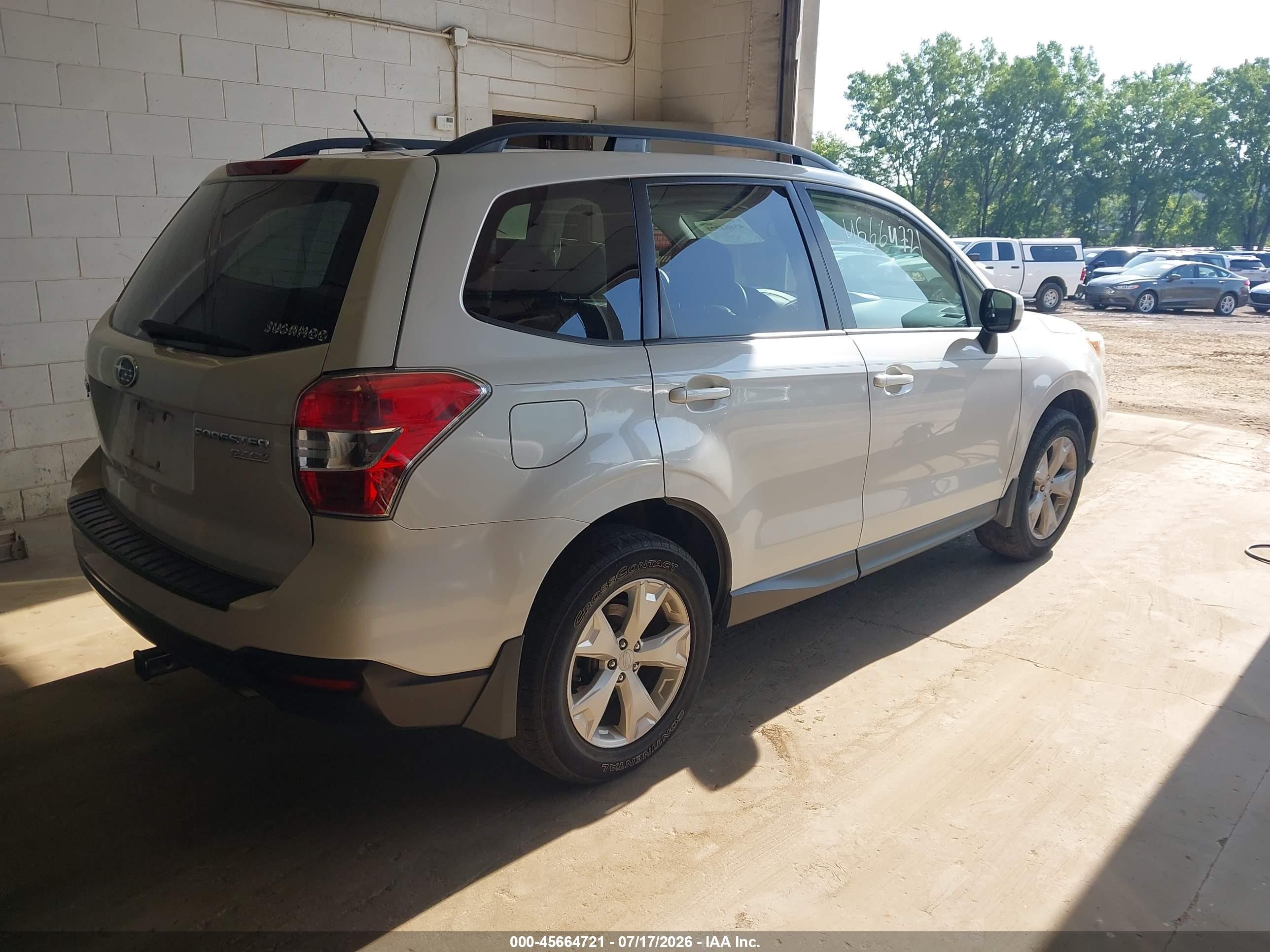 2015 Subaru Forester 2.5i Premium White vin: JF2SJADC9FH579727