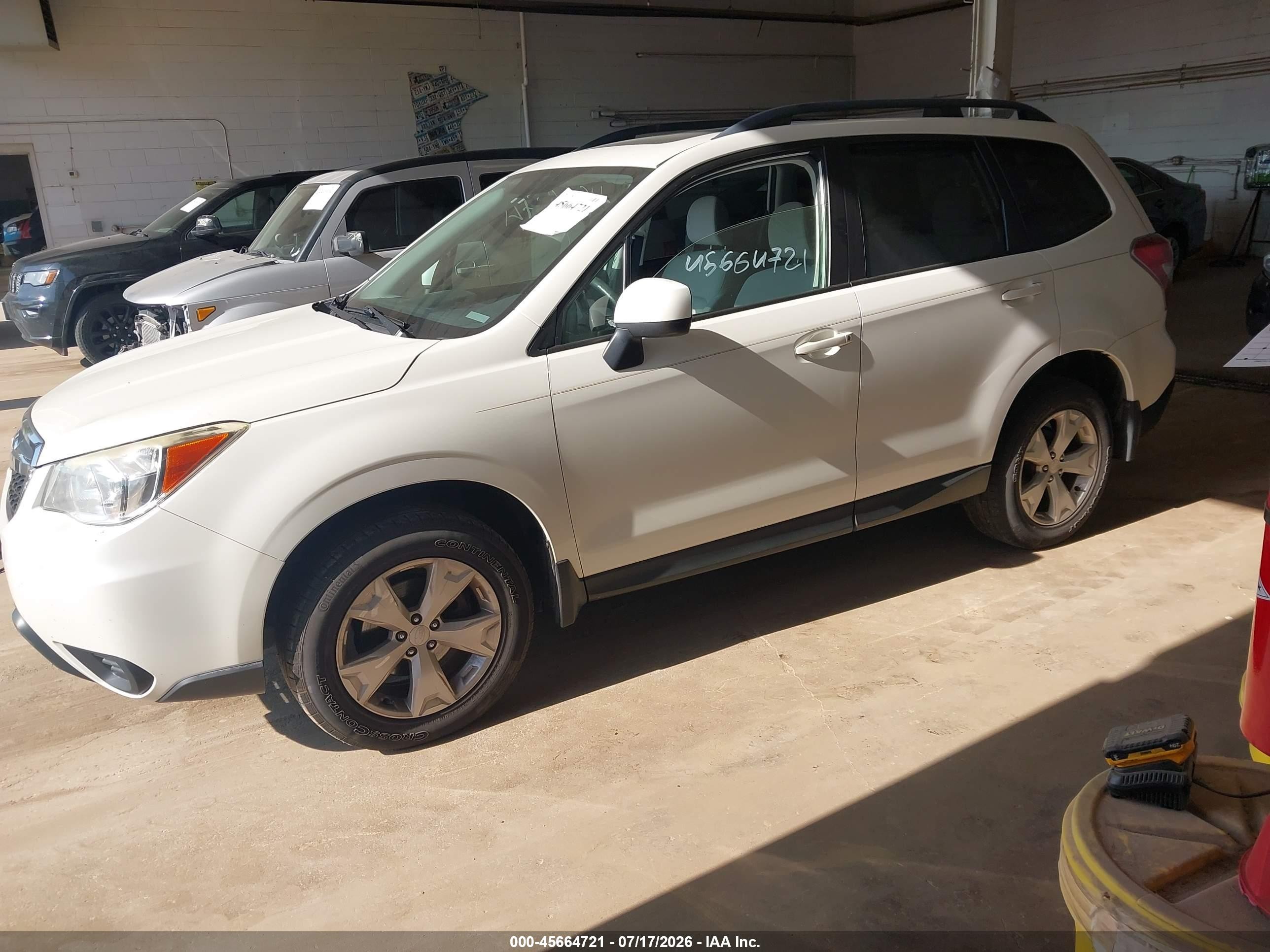2015 Subaru Forester 2.5i Premium White vin: JF2SJADC9FH579727