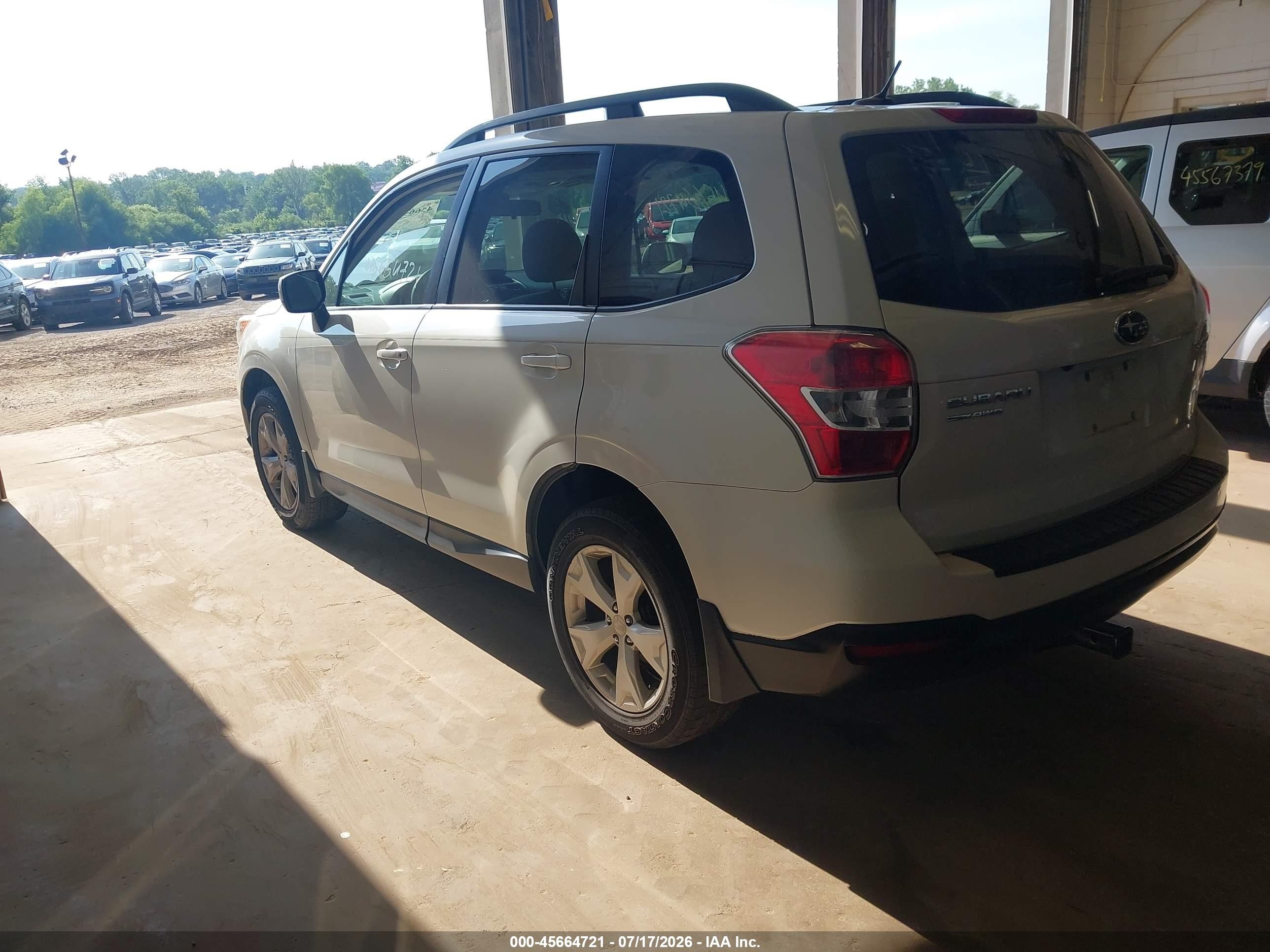 2015 Subaru Forester 2.5i Premium White vin: JF2SJADC9FH579727