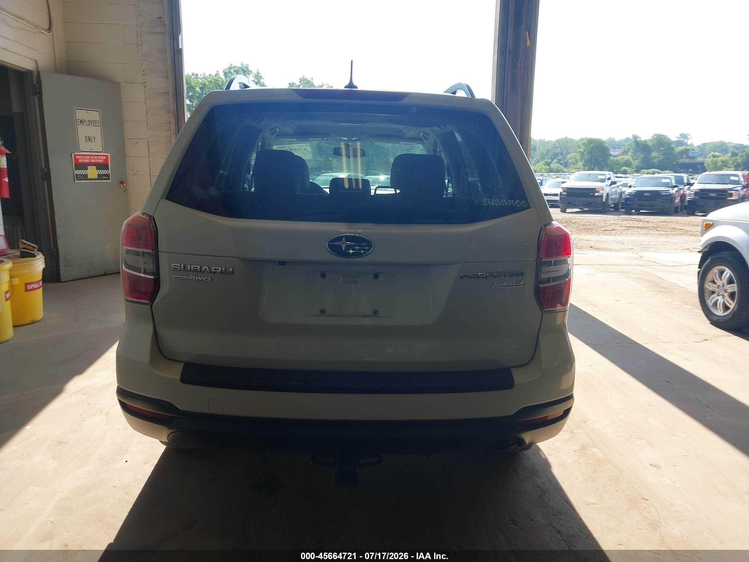 2015 Subaru Forester 2.5i Premium White vin: JF2SJADC9FH579727