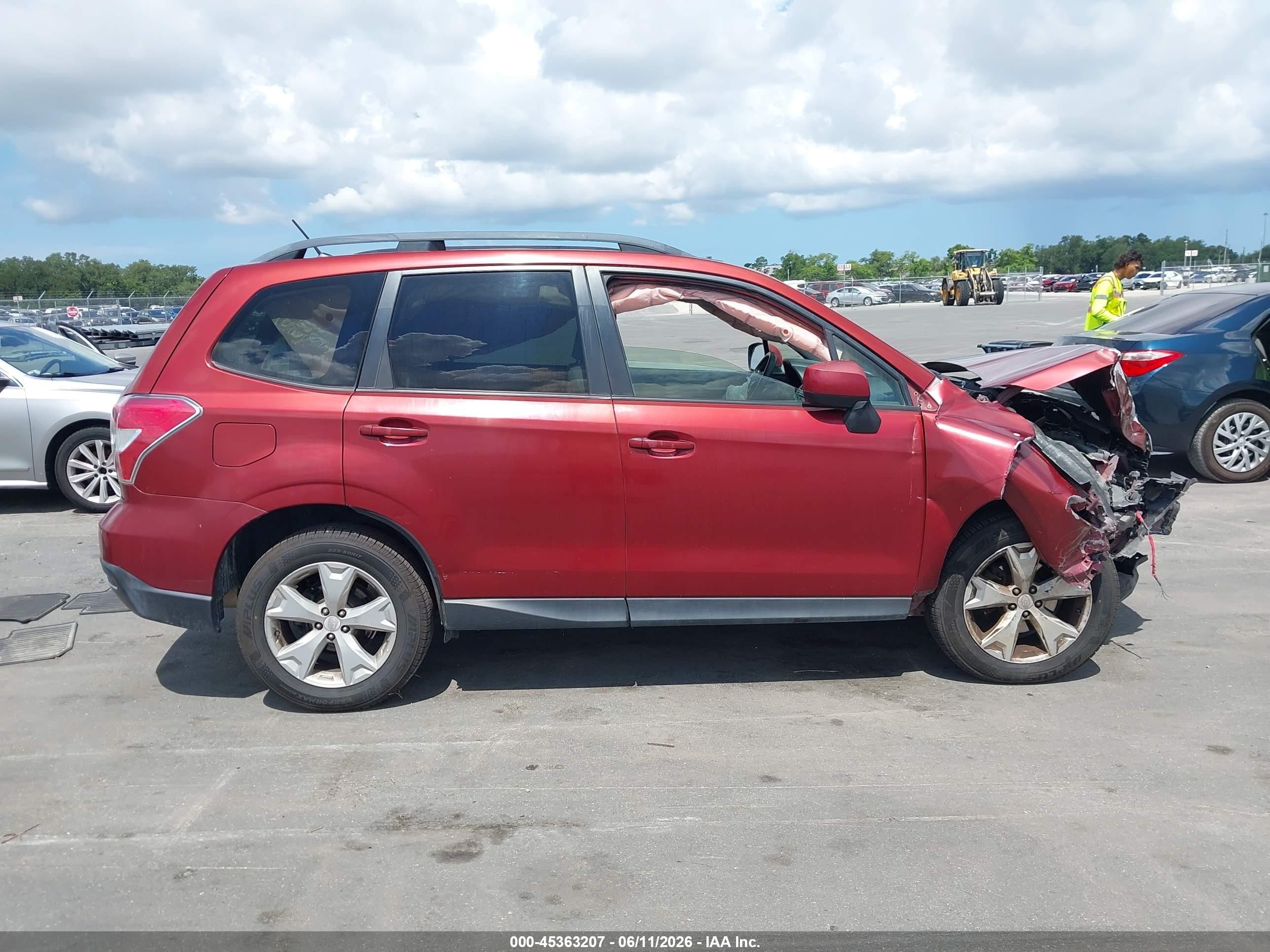 2015 Subaru Forester 2.5i Premium Red vin: JF2SJADC9FH826647