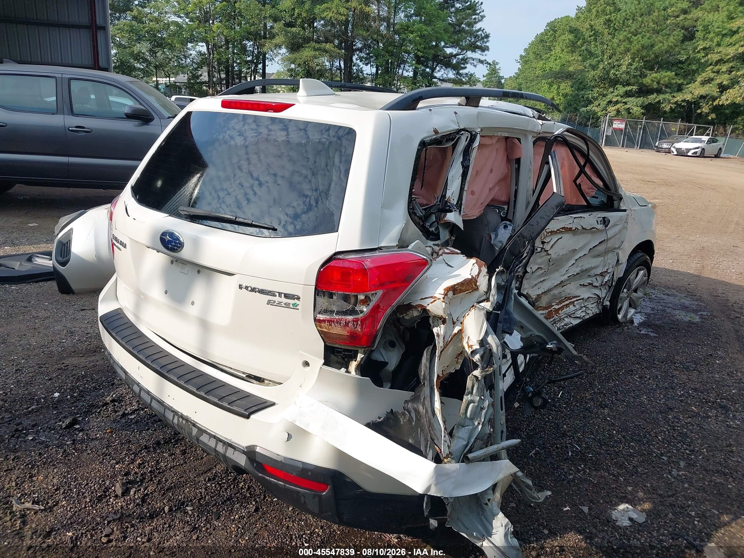 2016 Subaru Forester 2.5i Premium White vin: JF2SJADC9GH403908