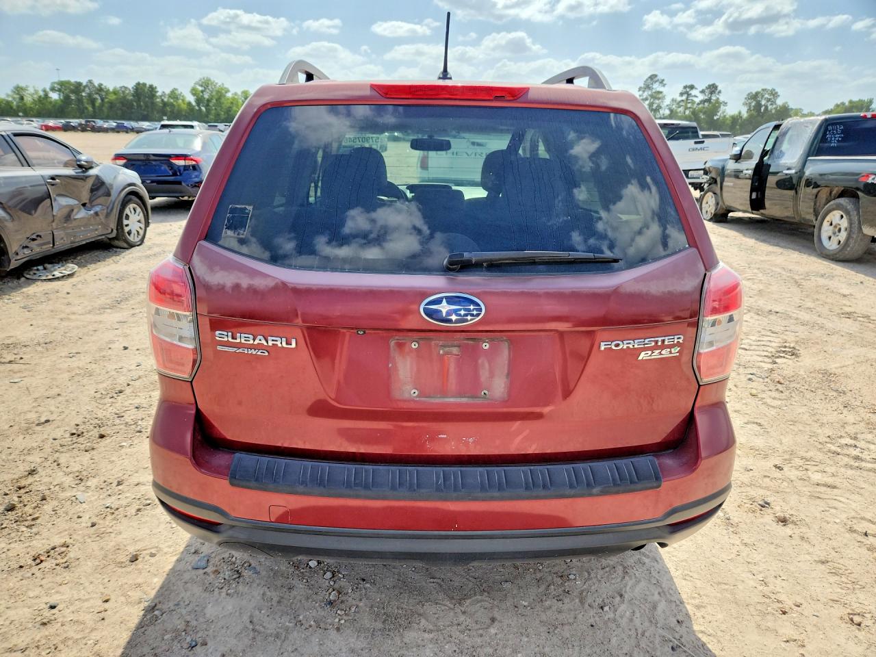 2015 Subaru Forester 2.5i Premium Red vin: JF2SJADCXFH403849