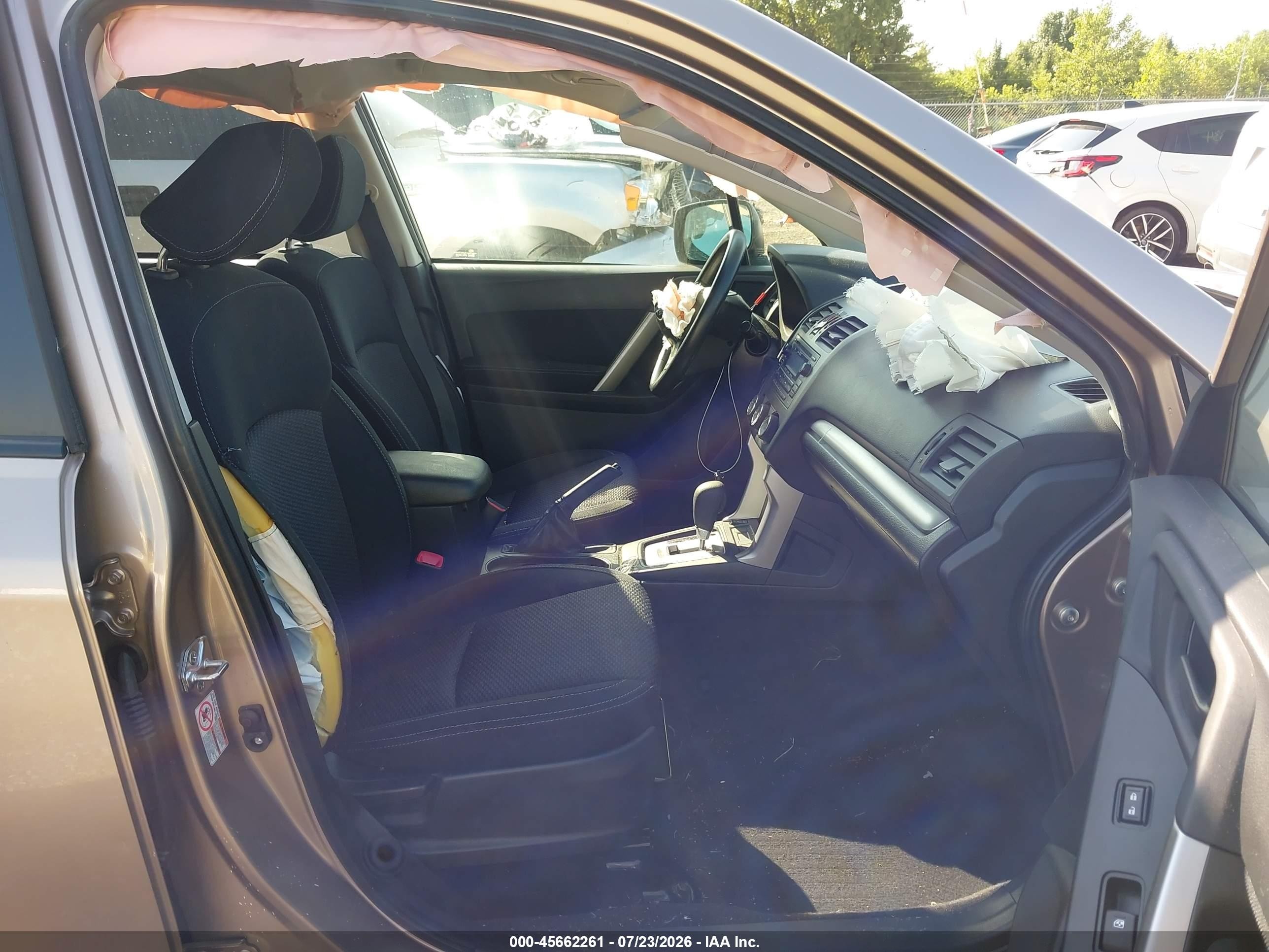 2015 Subaru Forester 2.5i Premium Золотой vin: JF2SJADCXFH434535