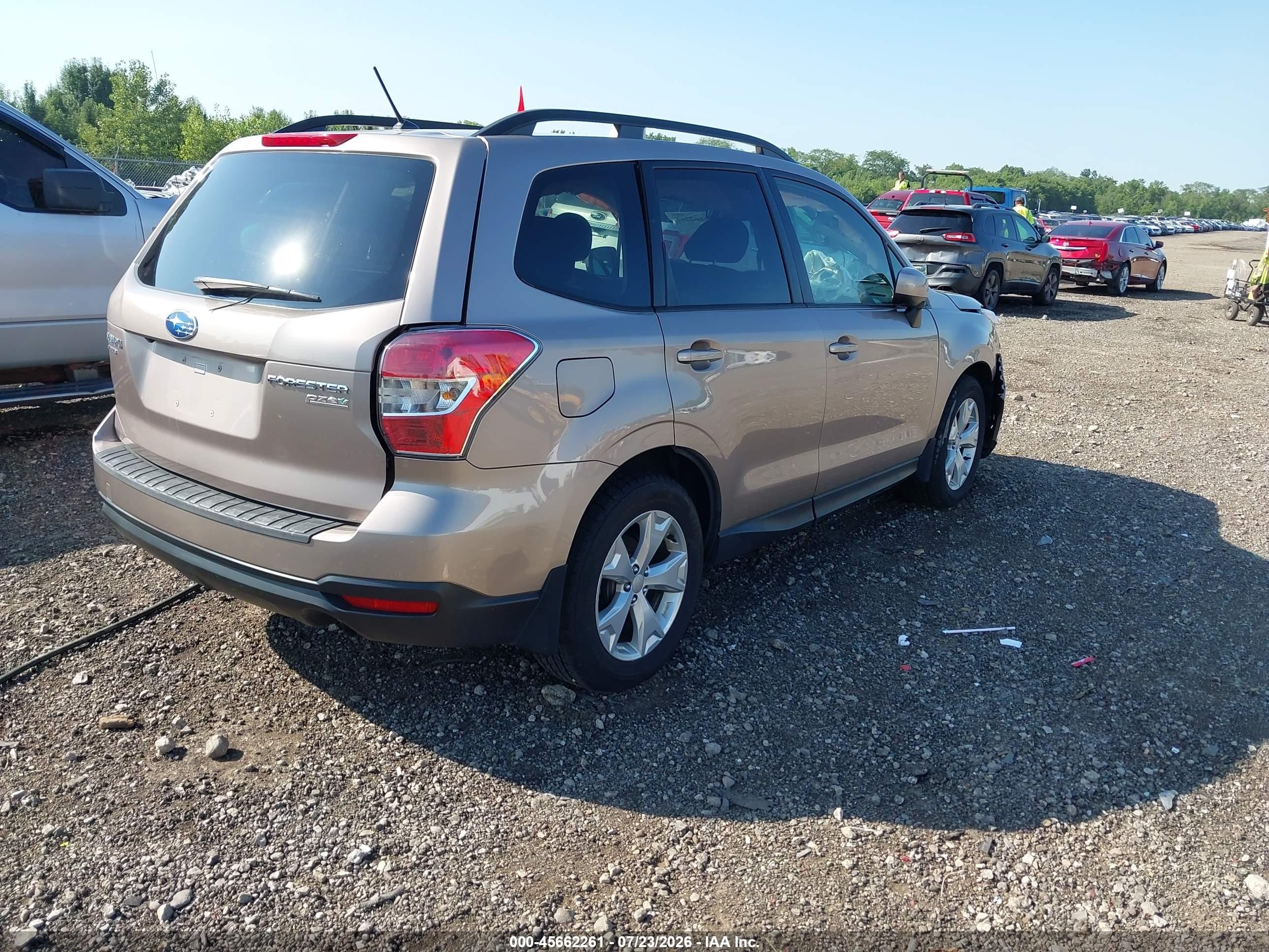 2015 Subaru Forester 2.5i Premium Золотой vin: JF2SJADCXFH434535