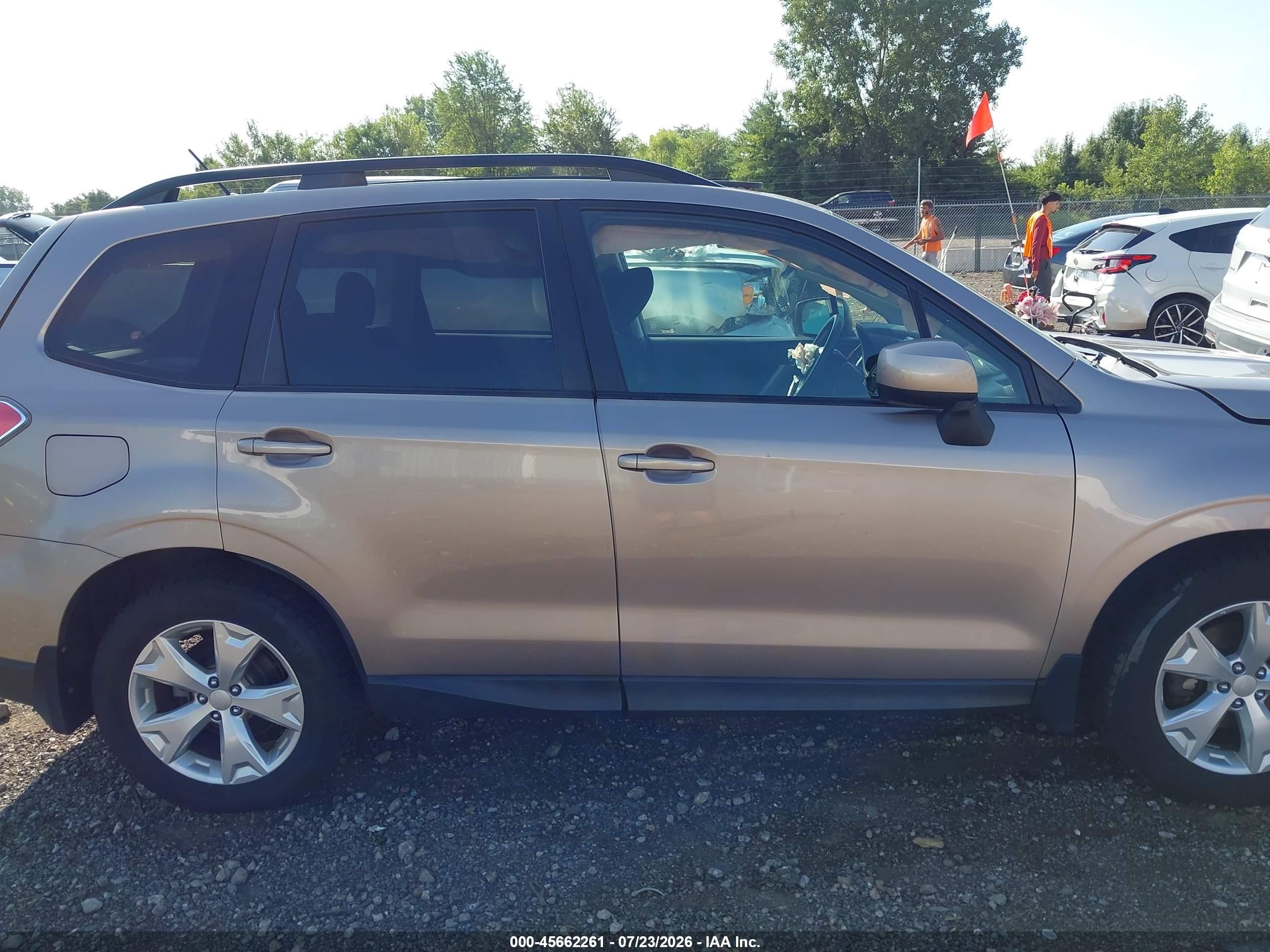 2015 Subaru Forester 2.5i Premium Золотой vin: JF2SJADCXFH434535
