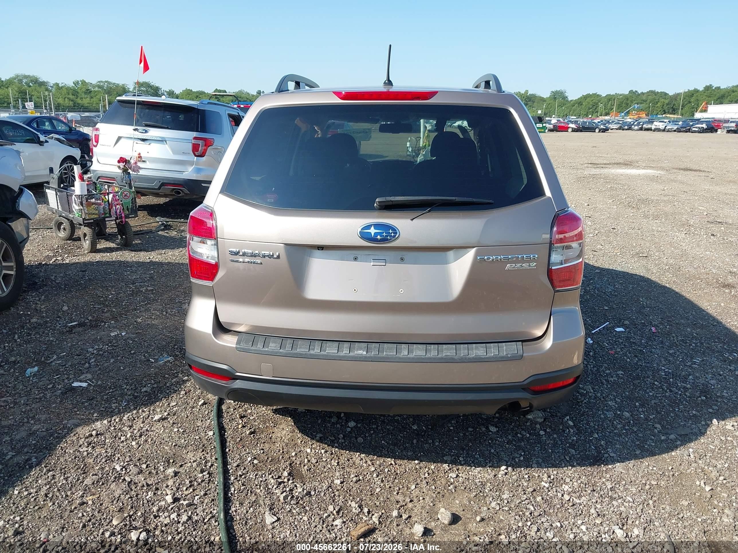 2015 Subaru Forester 2.5i Premium Золотой vin: JF2SJADCXFH434535