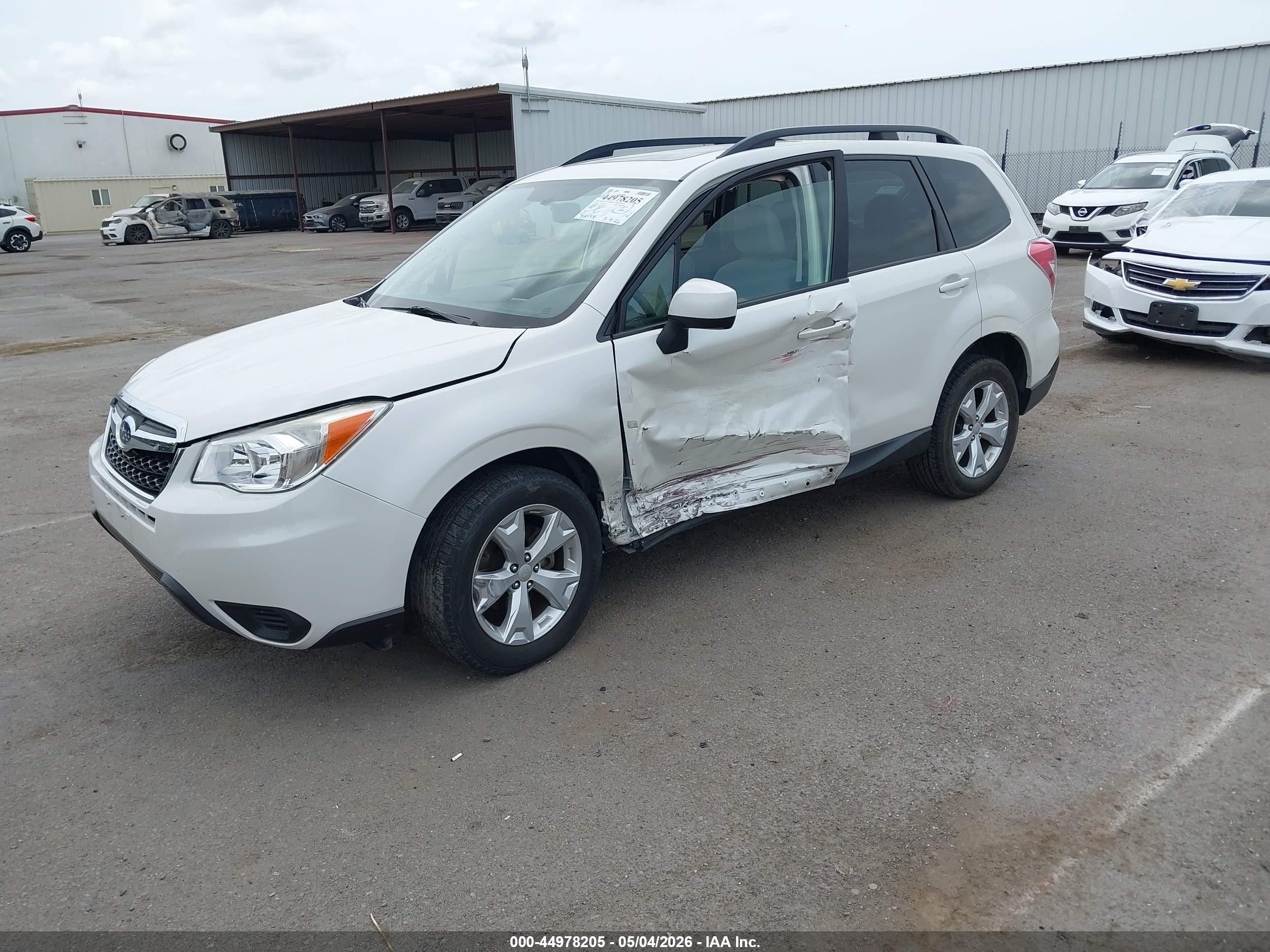2015 Subaru Forester 2.5i Premium White vin: JF2SJADCXFH449410