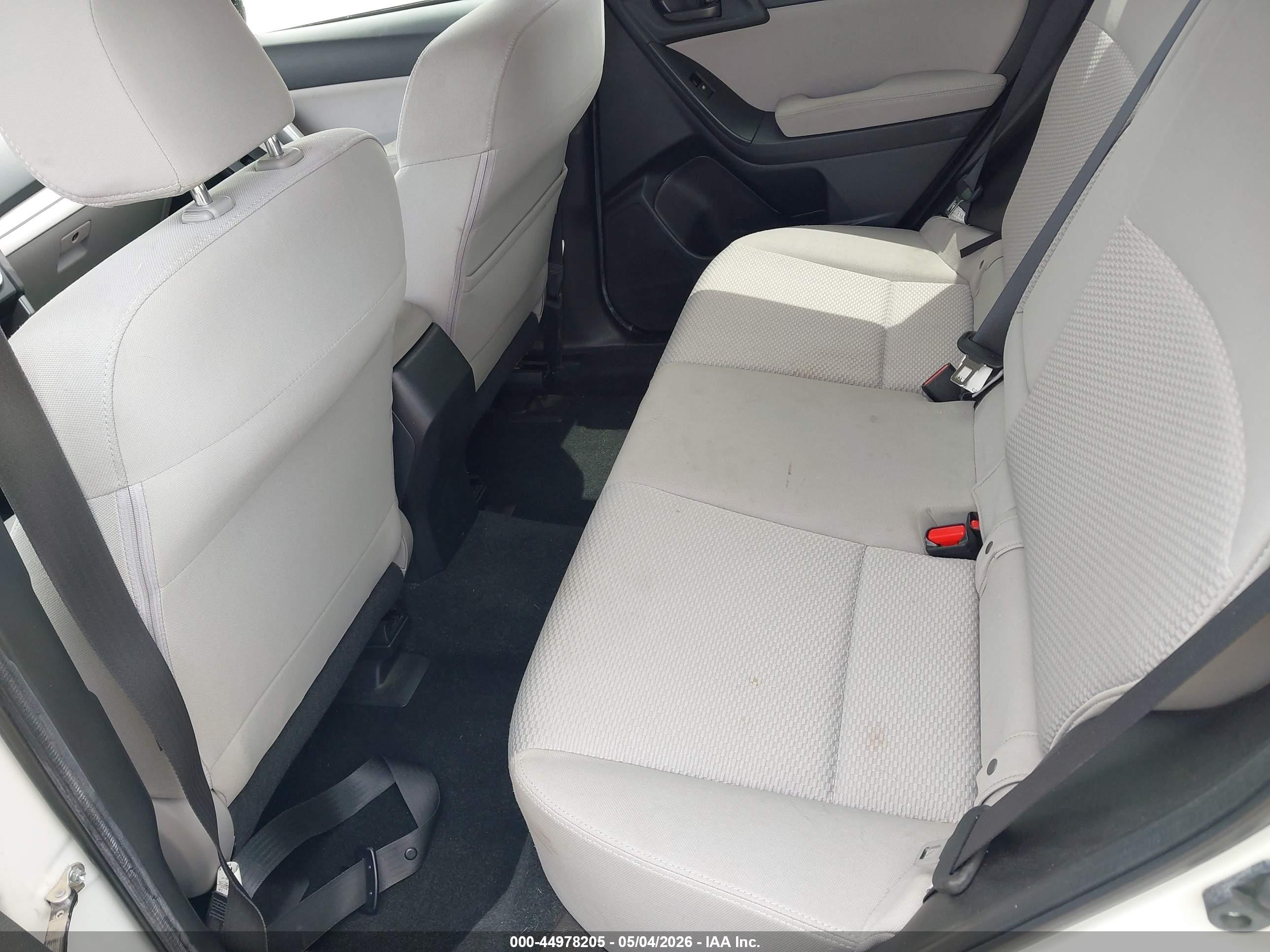 2015 Subaru Forester 2.5i Premium White vin: JF2SJADCXFH449410