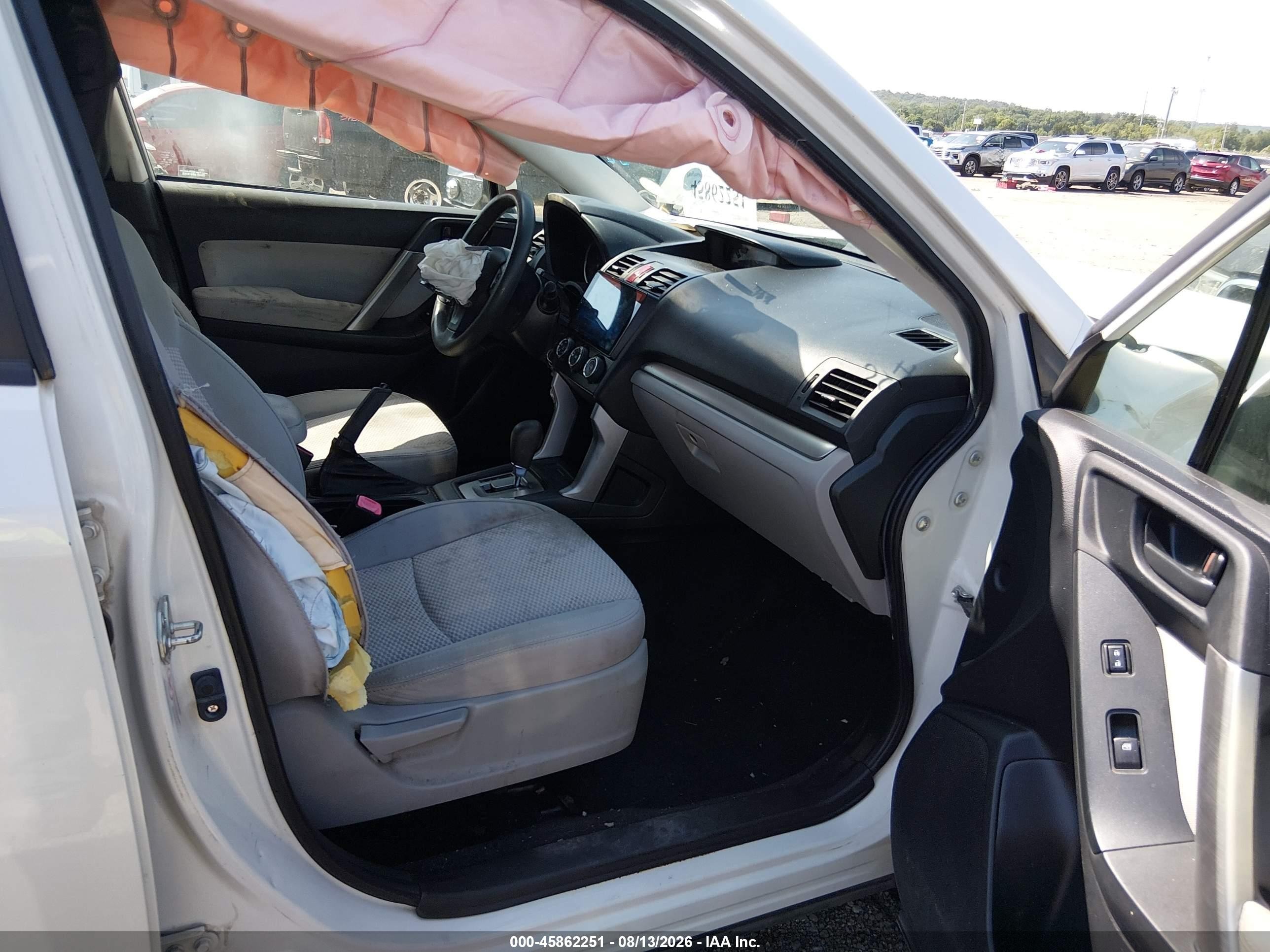 2015 Subaru Forester 2.5i Premium White vin: JF2SJADCXFH454090