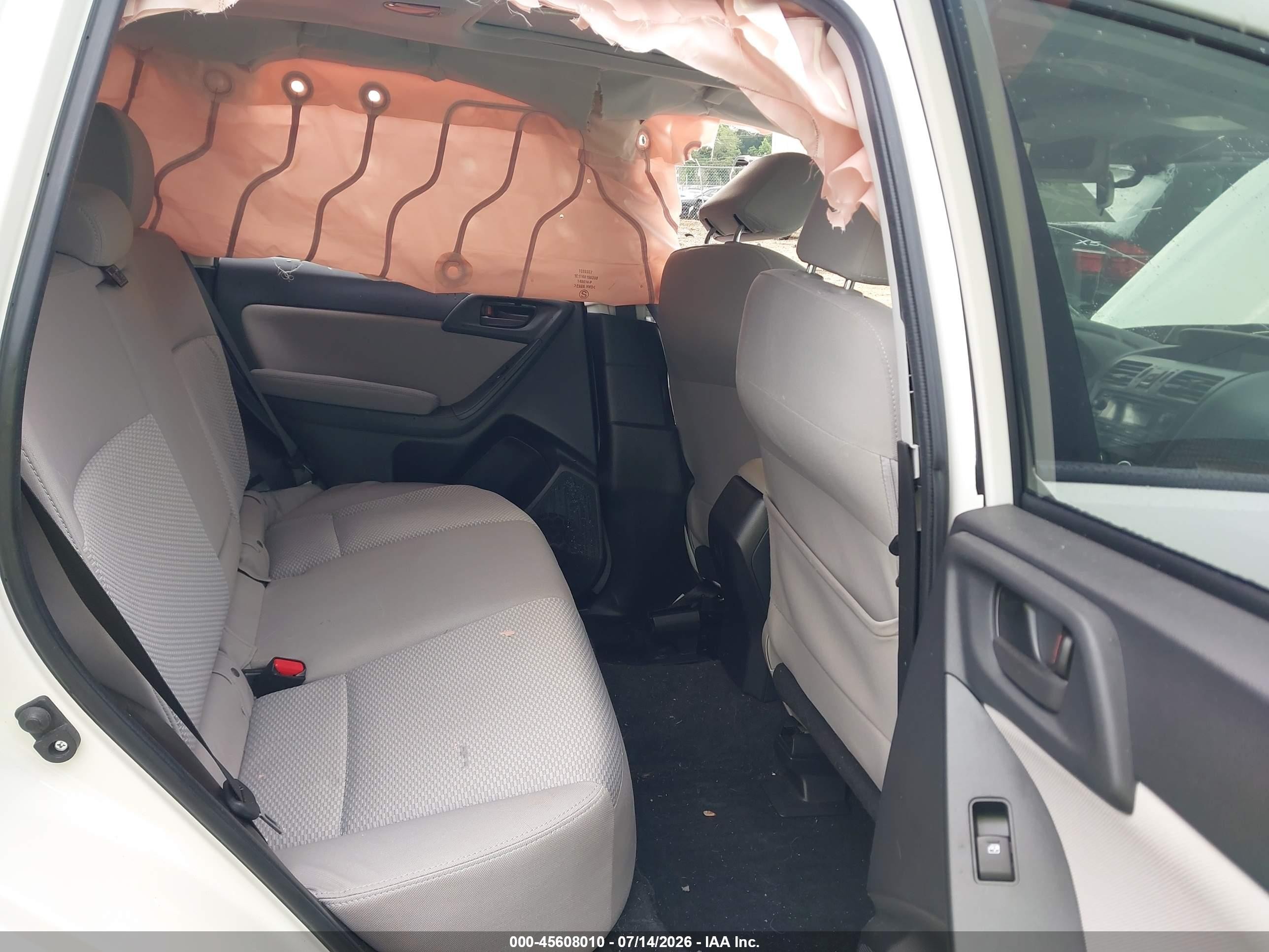 2015 Subaru Forester 2.5i Premium White vin: JF2SJADCXFH535252