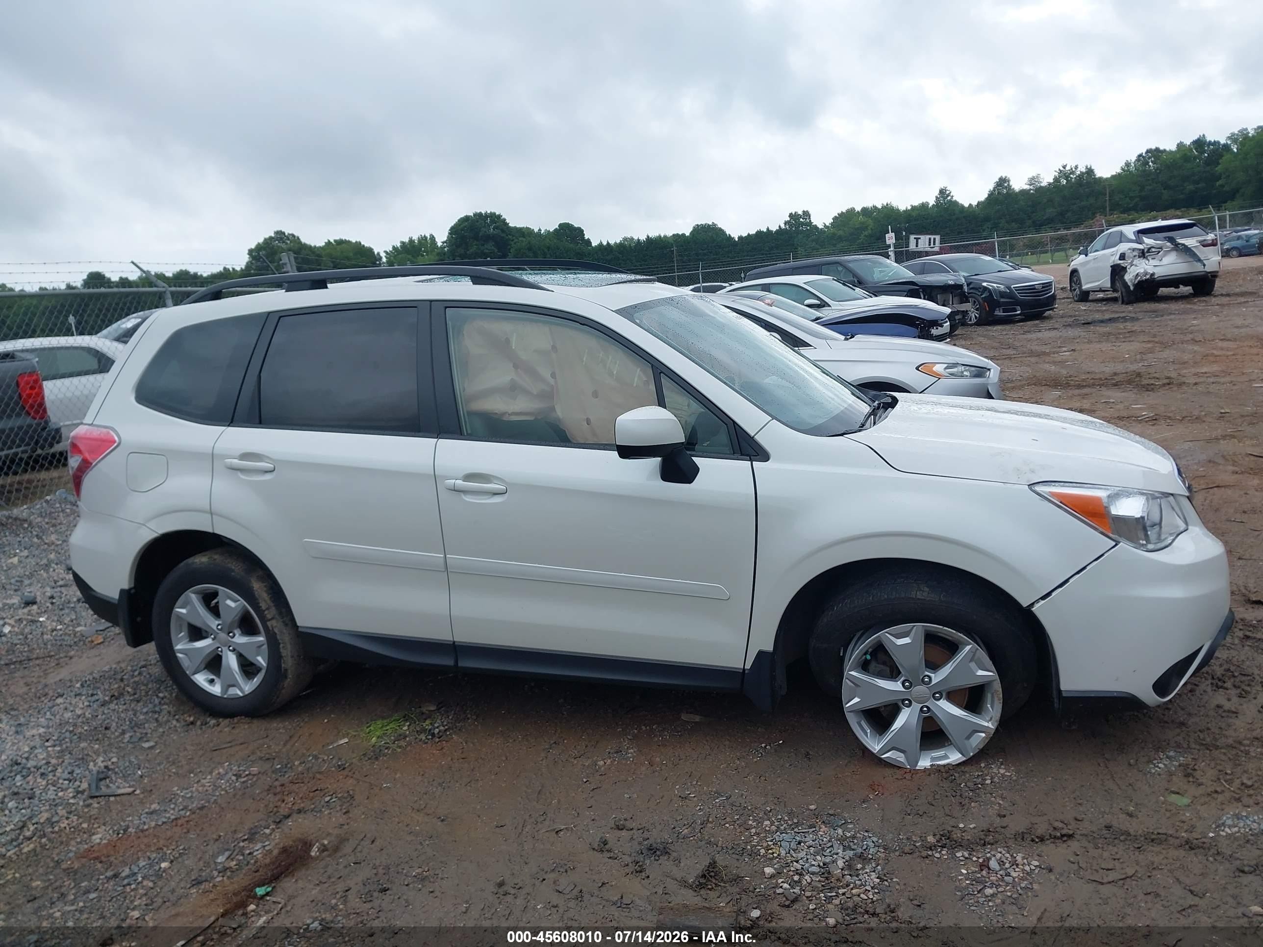 2015 Subaru Forester 2.5i Premium White vin: JF2SJADCXFH535252
