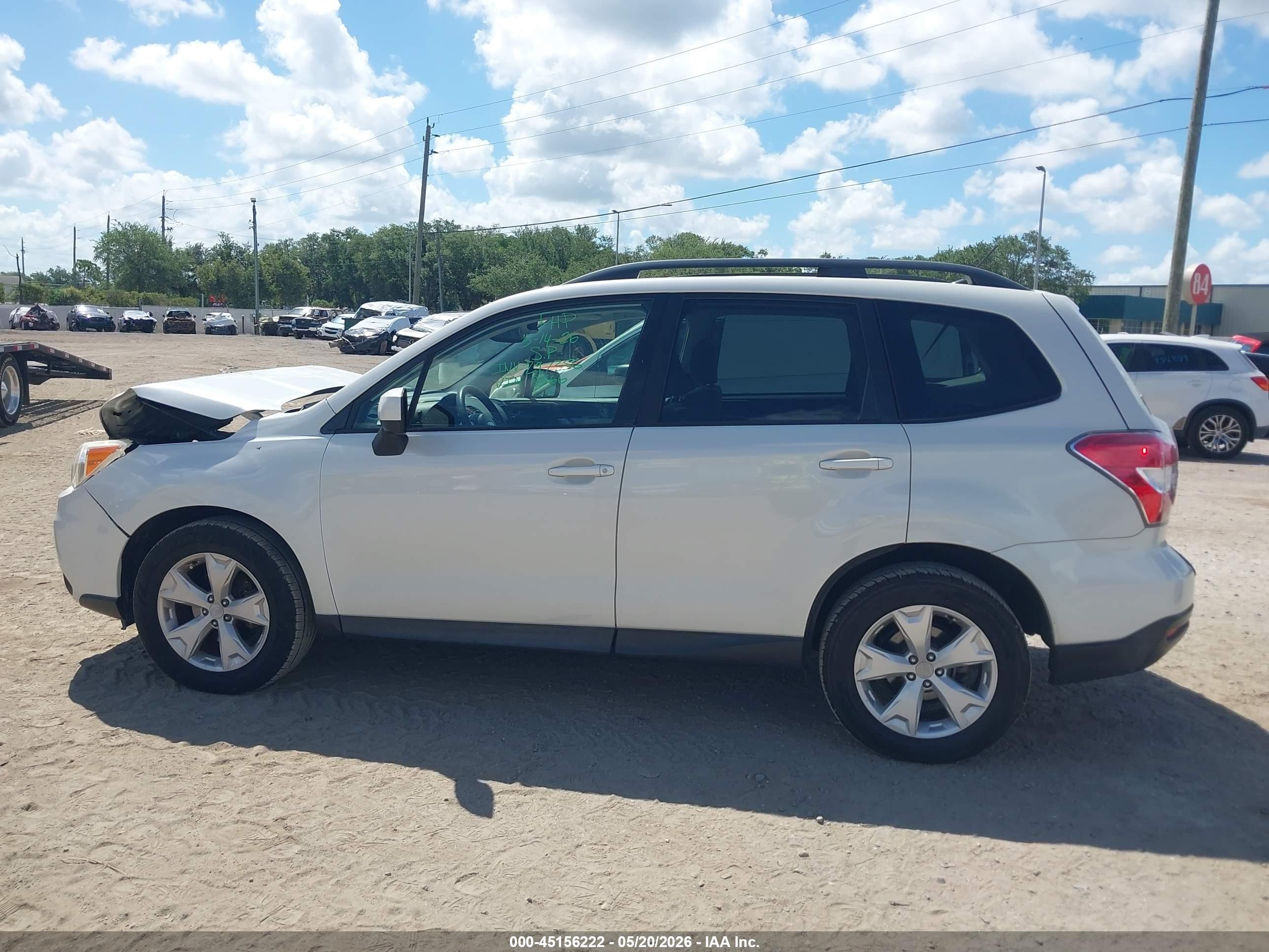 2015 Subaru Forester 2.5i Premium White vin: JF2SJADCXFH813566