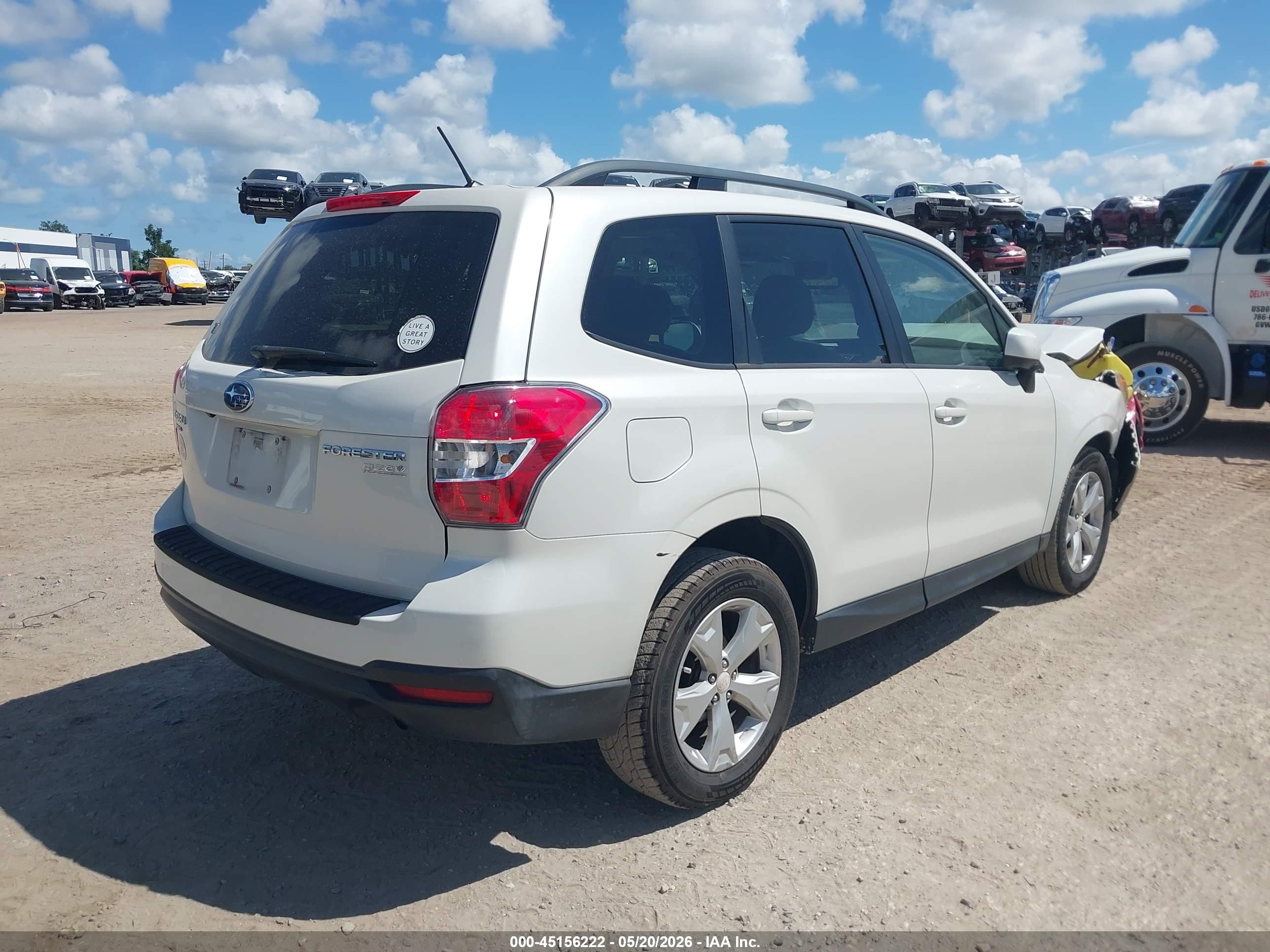 2015 Subaru Forester 2.5i Premium White vin: JF2SJADCXFH813566