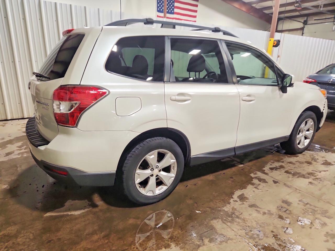 2015 Subaru Forester 2.5i Premium White vin: JF2SJADCXFH829699