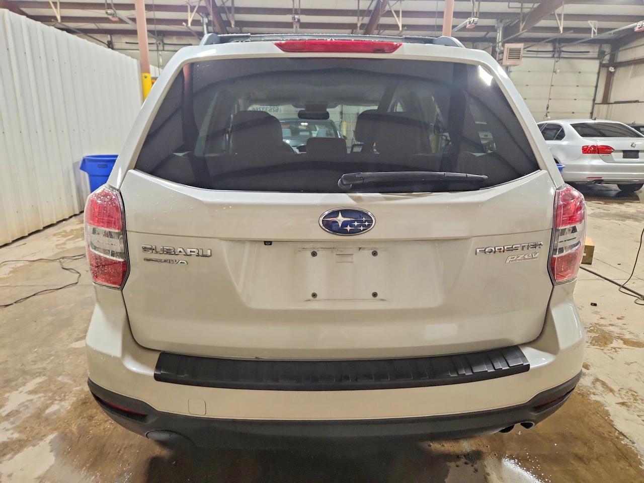 2015 Subaru Forester 2.5i Premium White vin: JF2SJADCXFH829699