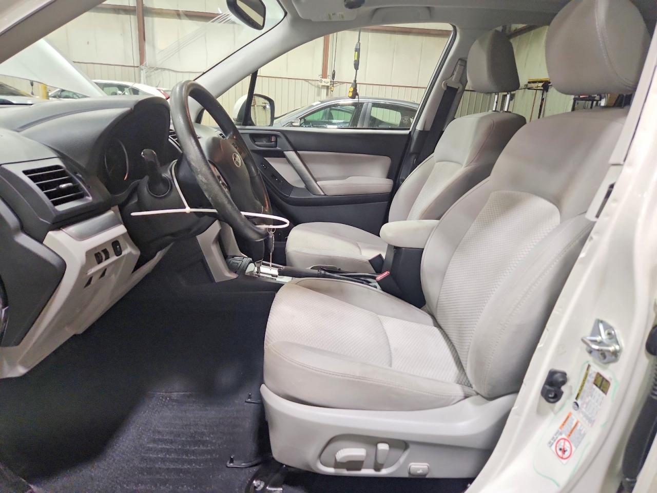 2015 Subaru Forester 2.5i Premium White vin: JF2SJADCXFH829699