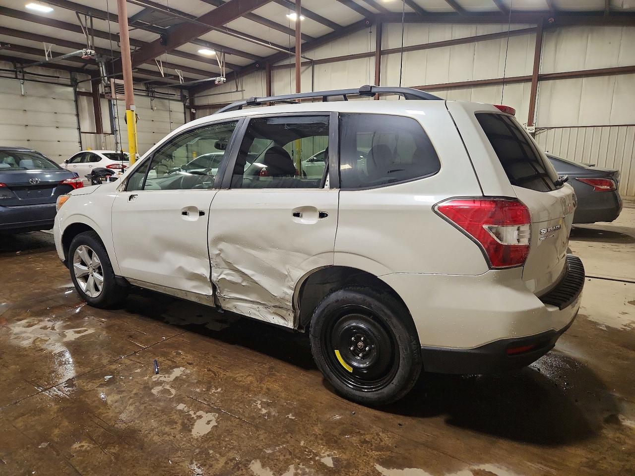 2015 Subaru Forester 2.5i Premium White vin: JF2SJADCXFH829699