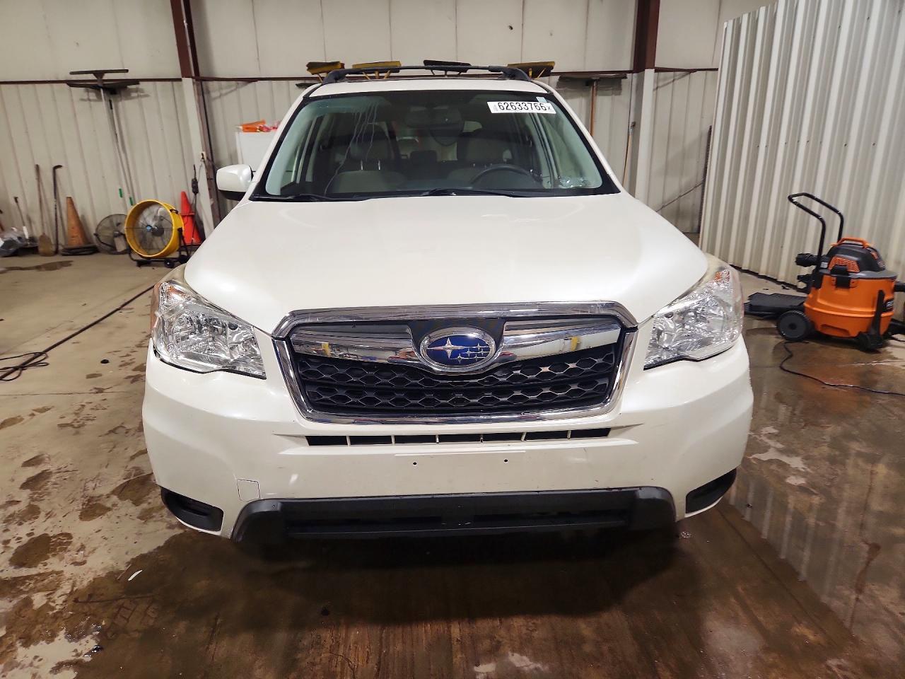 2015 Subaru Forester 2.5i Premium White vin: JF2SJADCXFH829699