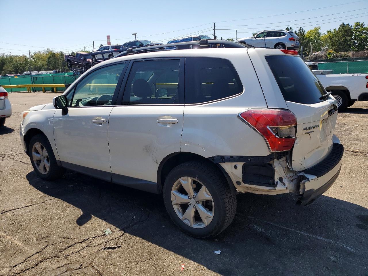 2015 Subaru Forester 2.5i Premium White vin: JF2SJADCXFH836300