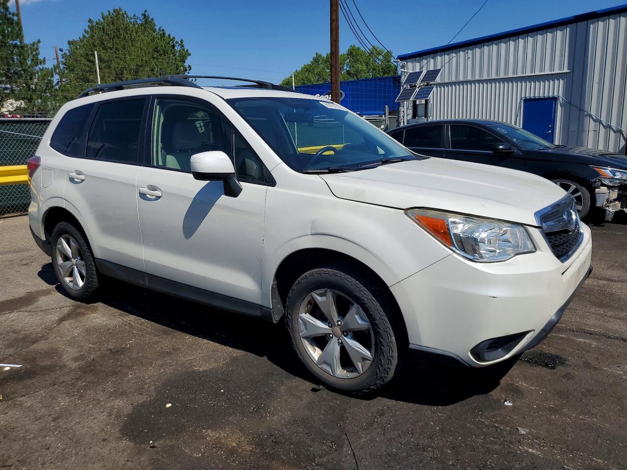 2015 Subaru Forester 2.5i Premium White vin: JF2SJADCXFH836300