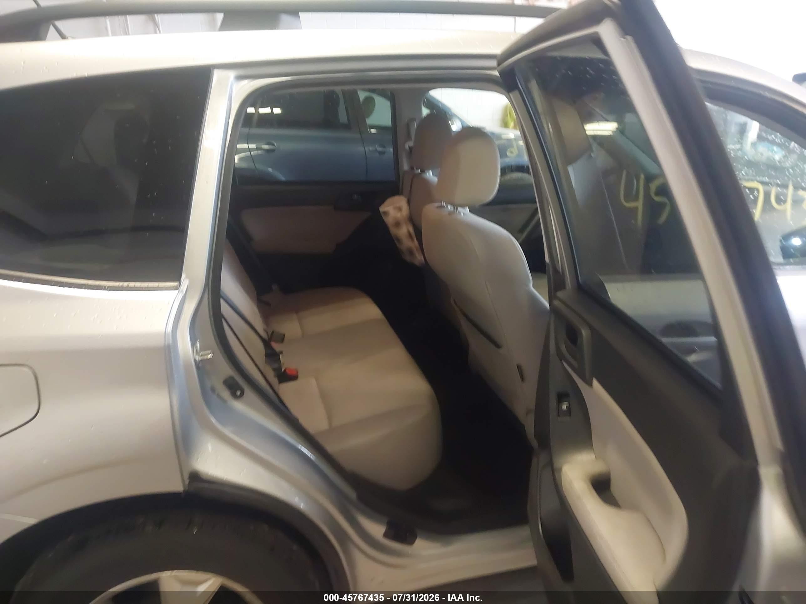 2014 Subaru Forester 2.5i Premium Silver vin: JF2SJAEC0EH404036