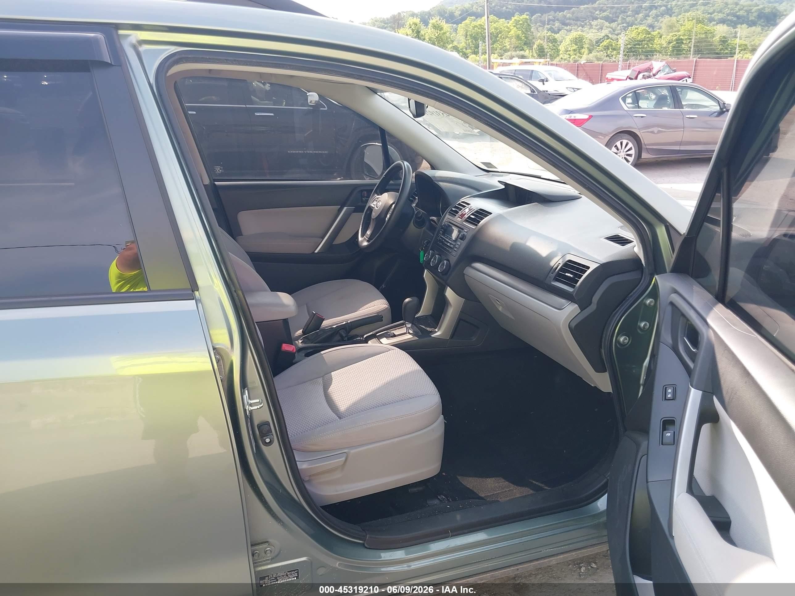 2014 Subaru Forester 2.5i Premium Green vin: JF2SJAEC0EH446609