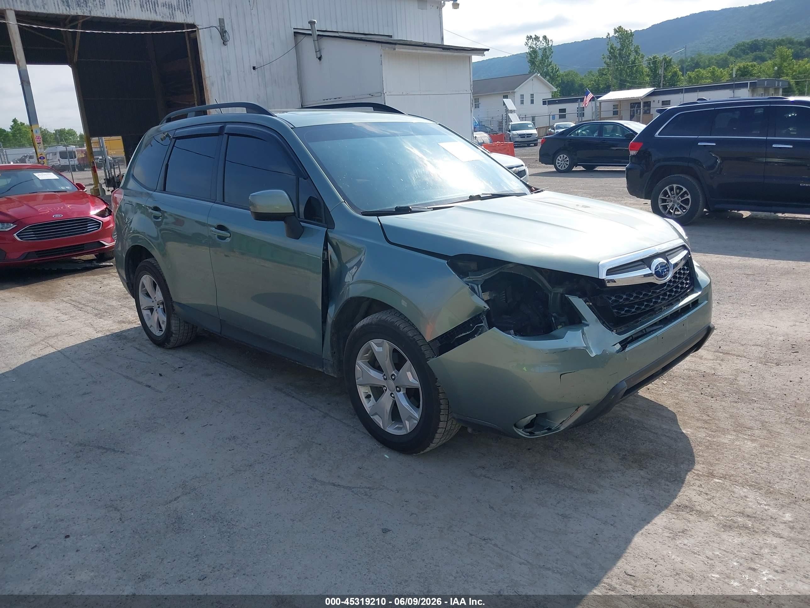 2014 Subaru Forester 2.5i Premium Green vin: JF2SJAEC0EH446609