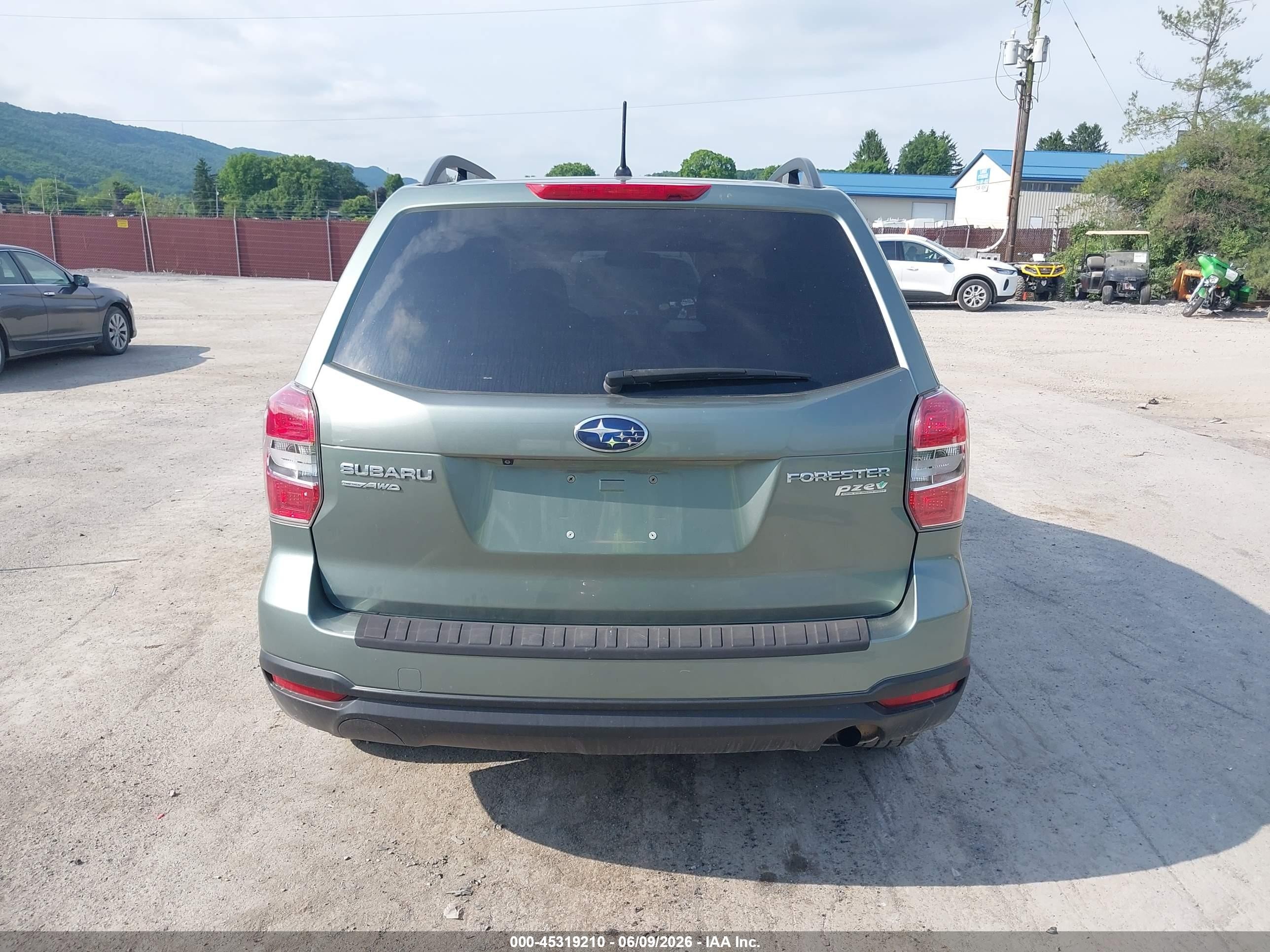 2014 Subaru Forester 2.5i Premium Green vin: JF2SJAEC0EH446609