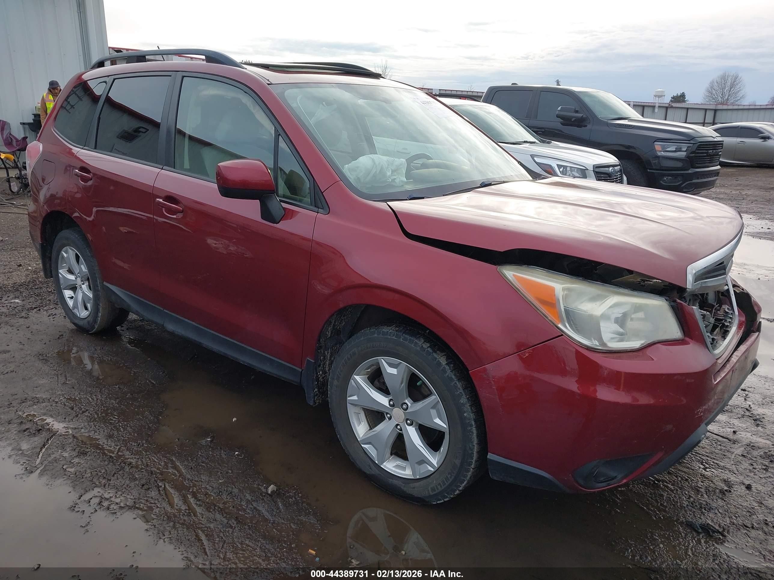2014 Subaru Forester 2.5i Premium Red vin: JF2SJAEC0EH467041