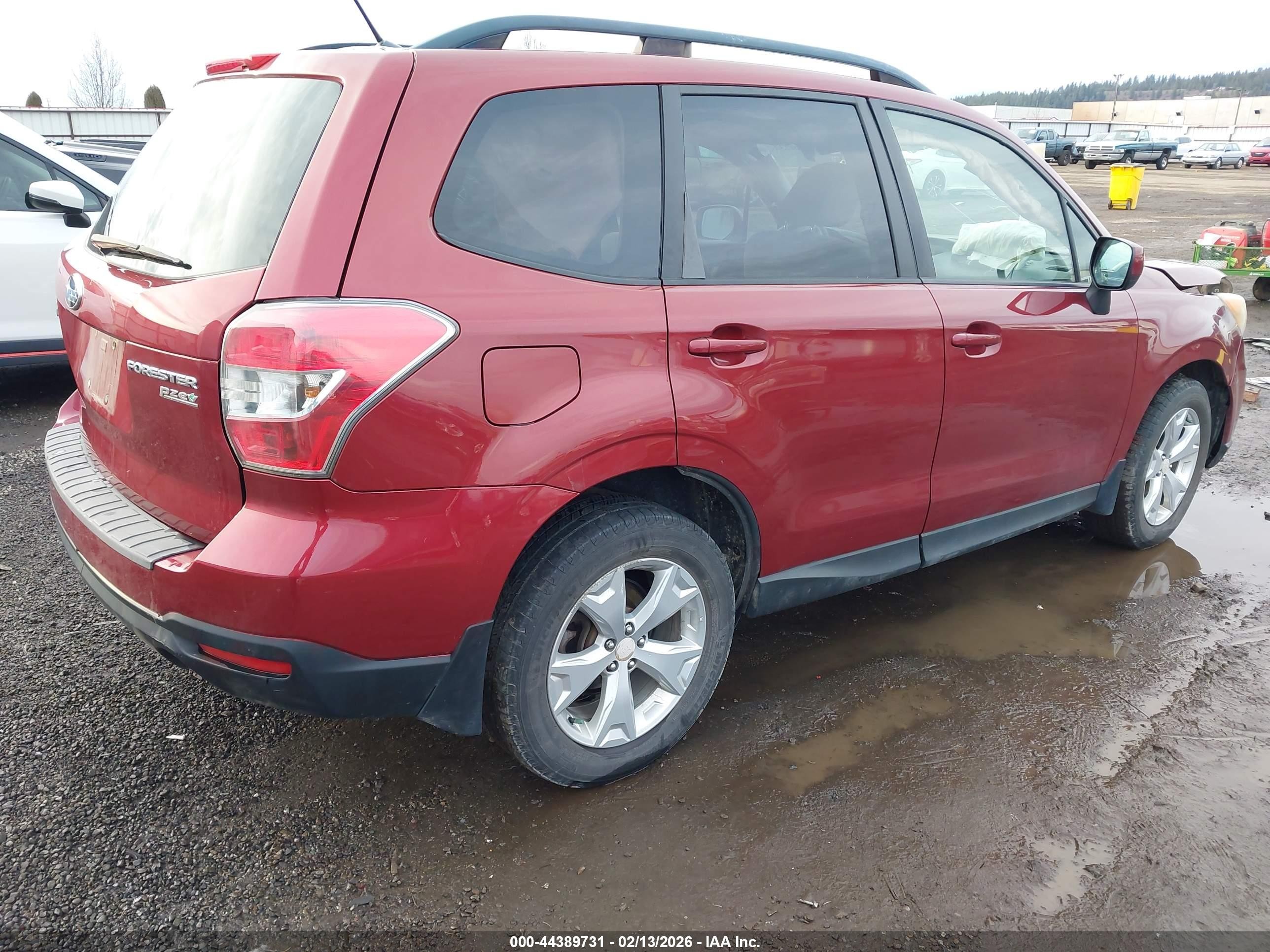 2014 Subaru Forester 2.5i Premium Red vin: JF2SJAEC0EH467041