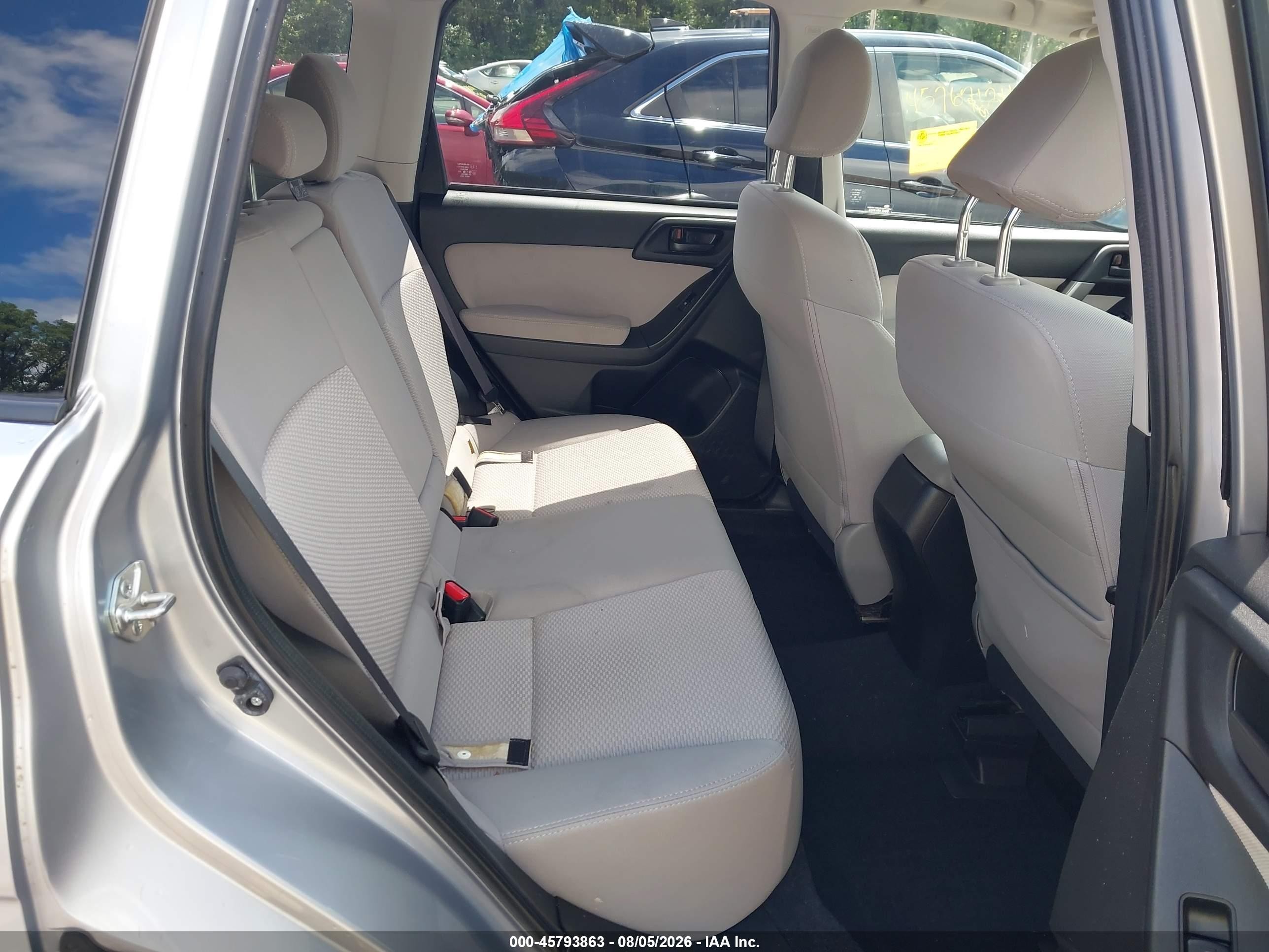 2014 Subaru Forester 2.5i Premium Серебряный vin: JF2SJAEC0EH492814