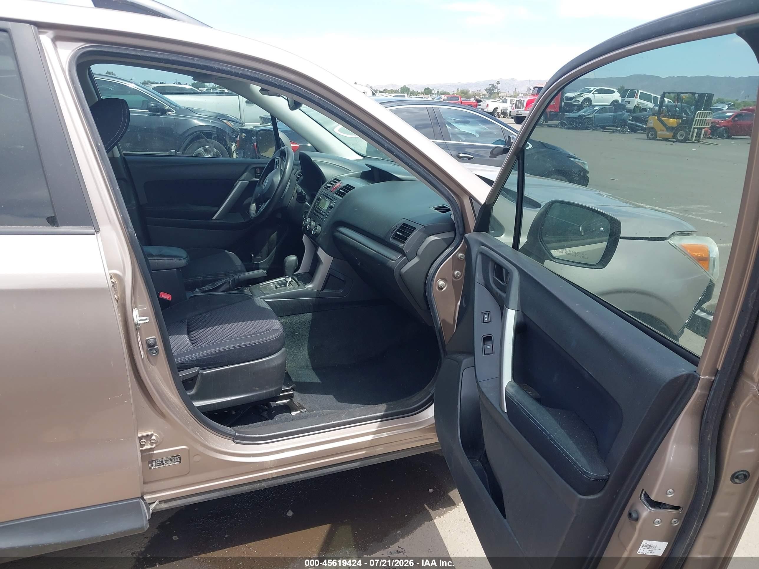 2014 Subaru Forester 2.5i Premium Silver vin: JF2SJAEC0EH525164
