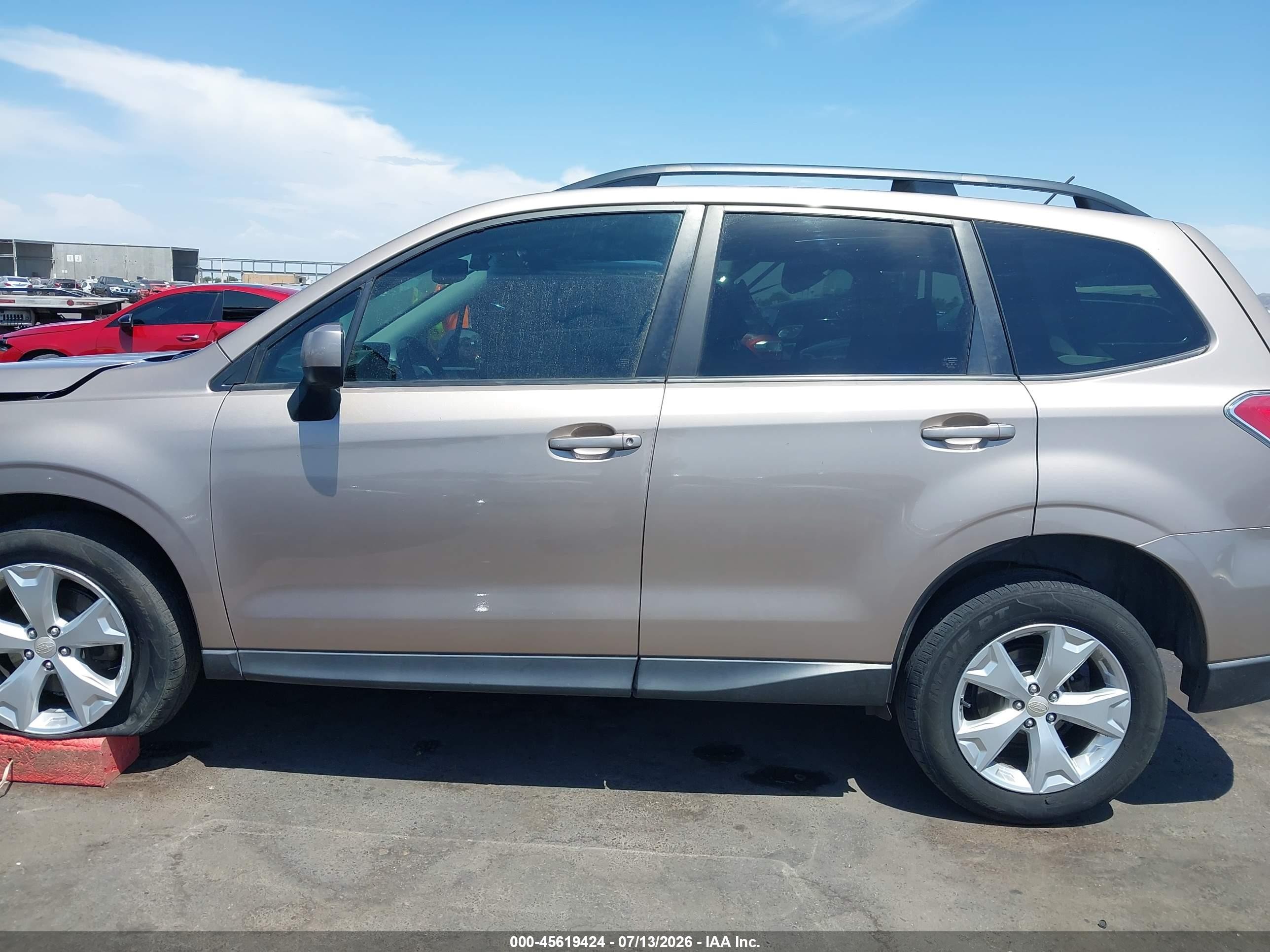 2014 Subaru Forester 2.5i Premium Silver vin: JF2SJAEC0EH525164