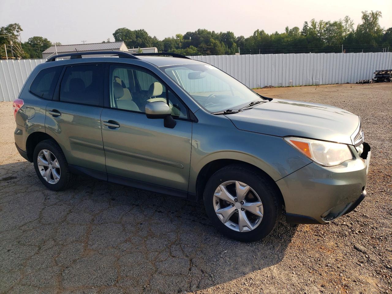 2014 Subaru Forester 2.5i Premium Green vin: JF2SJAEC0EH537122