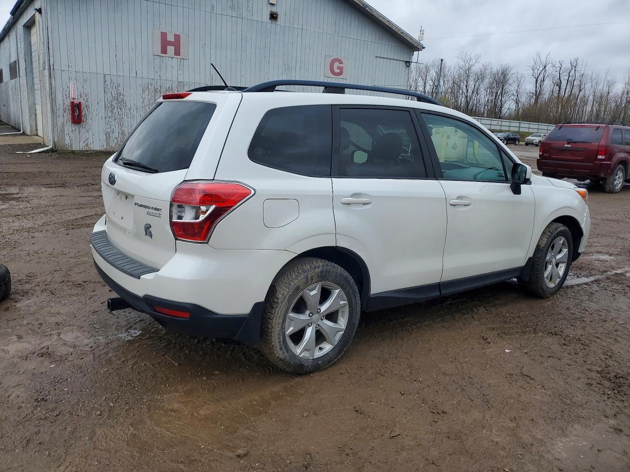 2014 Subaru Forester 2.5i Premium White vin: JF2SJAEC0EH539436