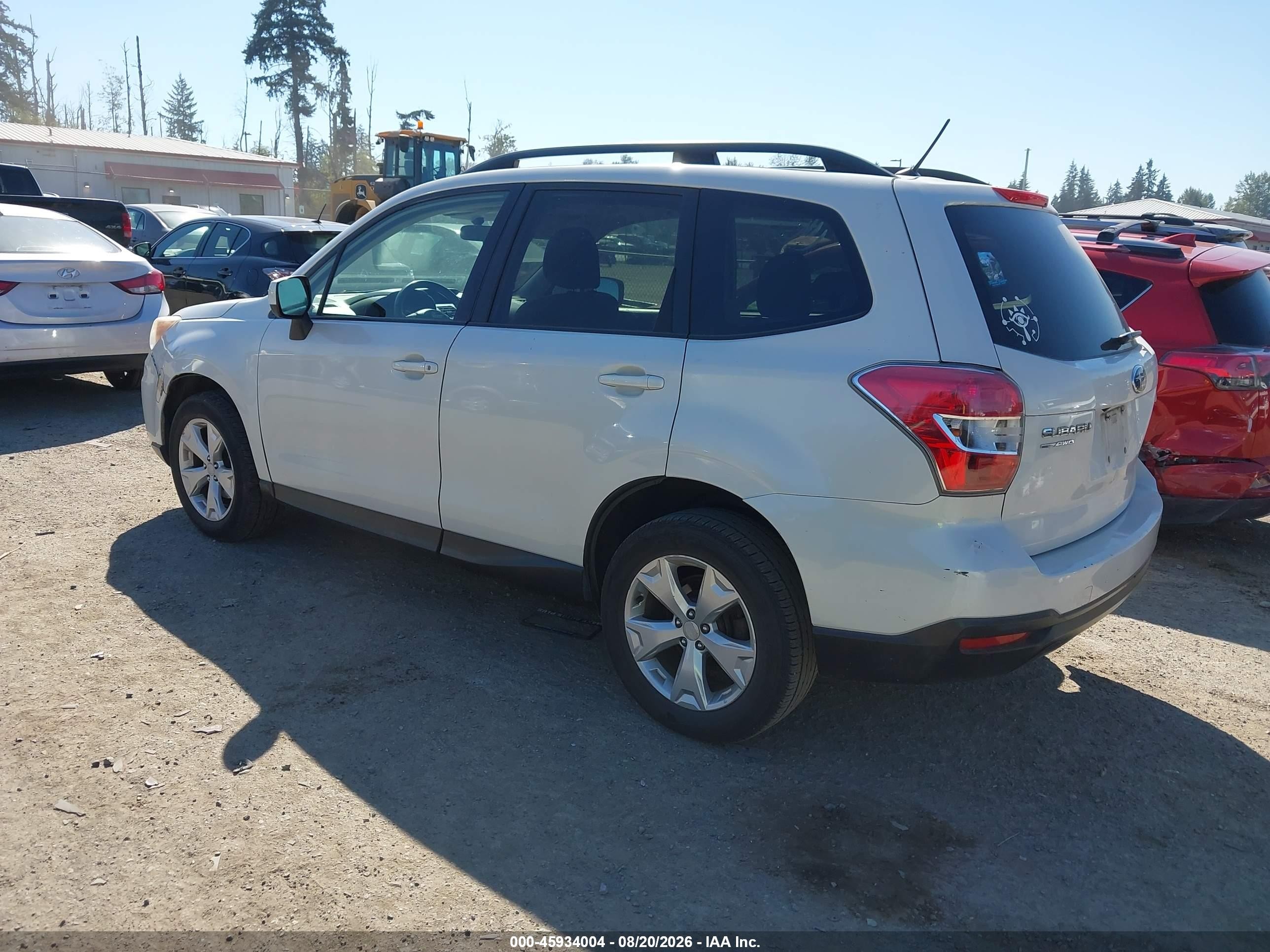 2014 Subaru Forester 2.5i Premium White vin: JF2SJAEC0EH549710