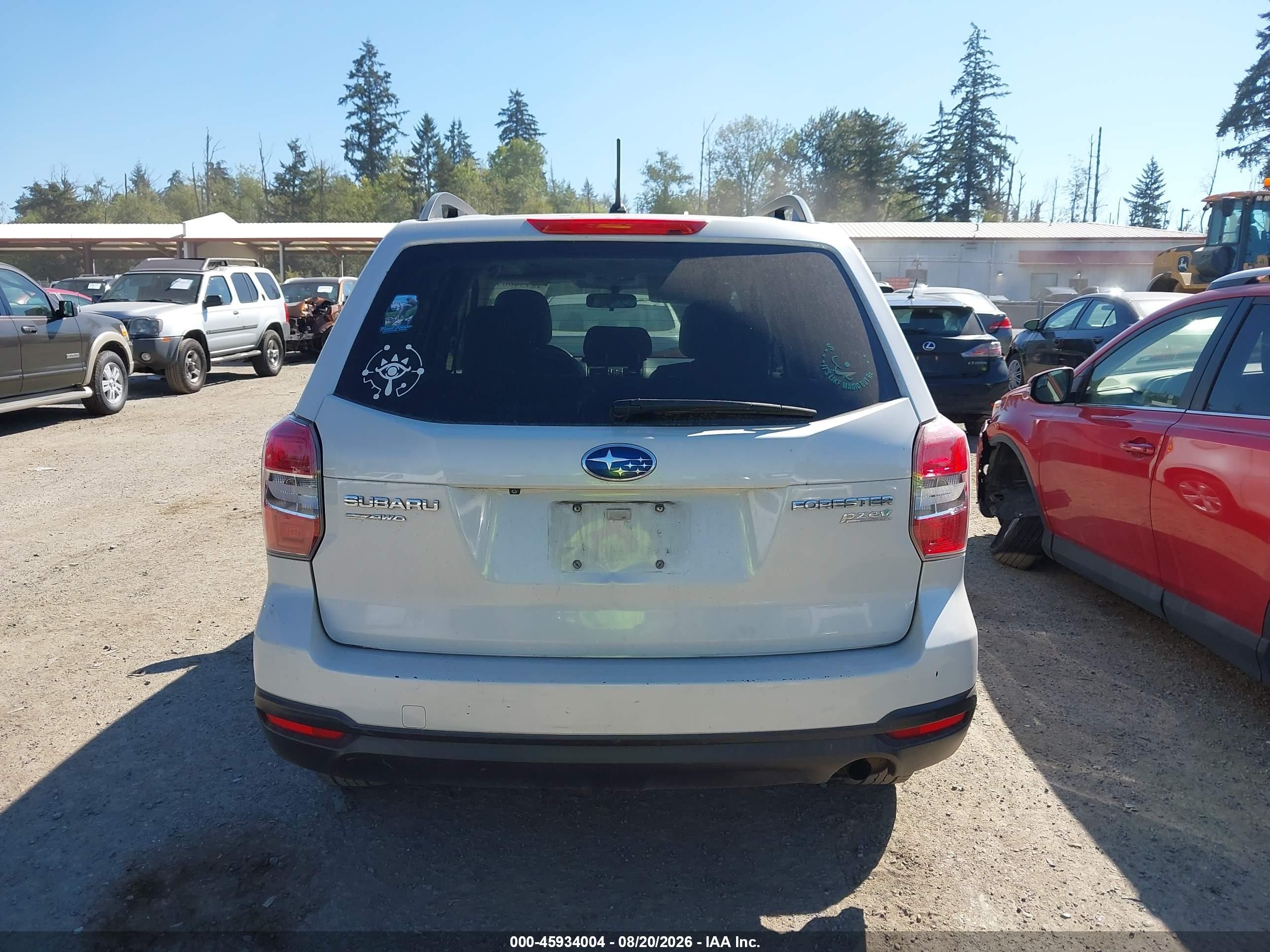 2014 Subaru Forester 2.5i Premium White vin: JF2SJAEC0EH549710