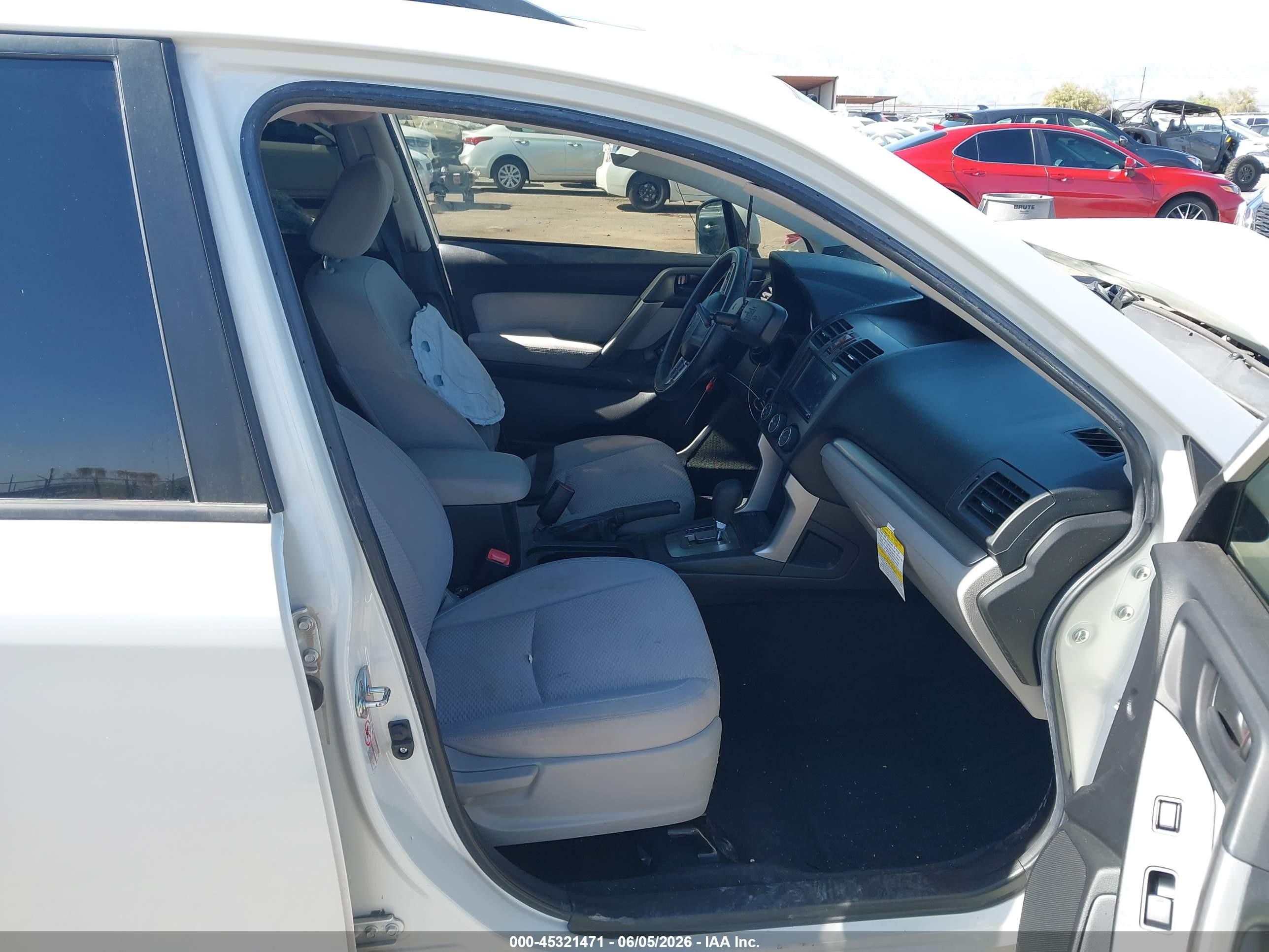 2014 Subaru Forester 2.5i Premium White vin: JF2SJAEC0EH552719