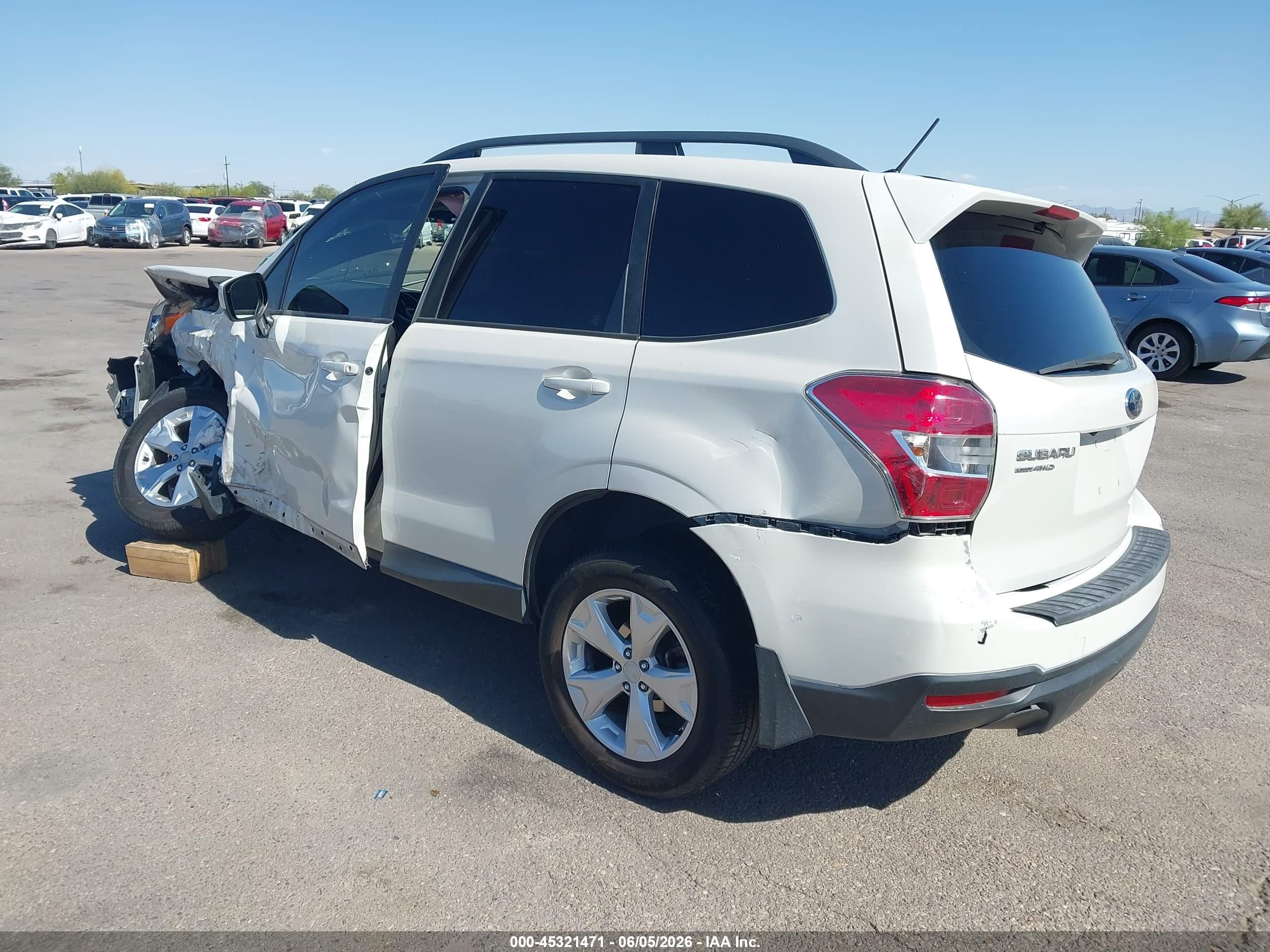2014 Subaru Forester 2.5i Premium White vin: JF2SJAEC0EH552719