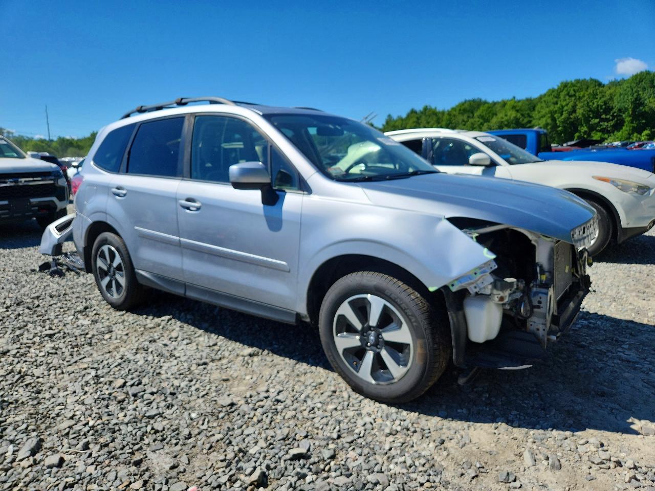 2017 Subaru Forester 2.5i Premium Silver vin: JF2SJAEC0HG482360