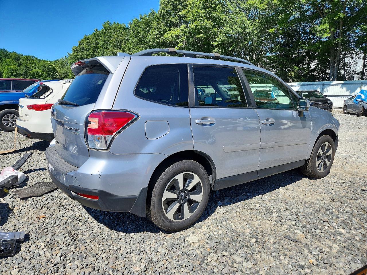 2017 Subaru Forester 2.5i Premium Silver vin: JF2SJAEC0HG482360