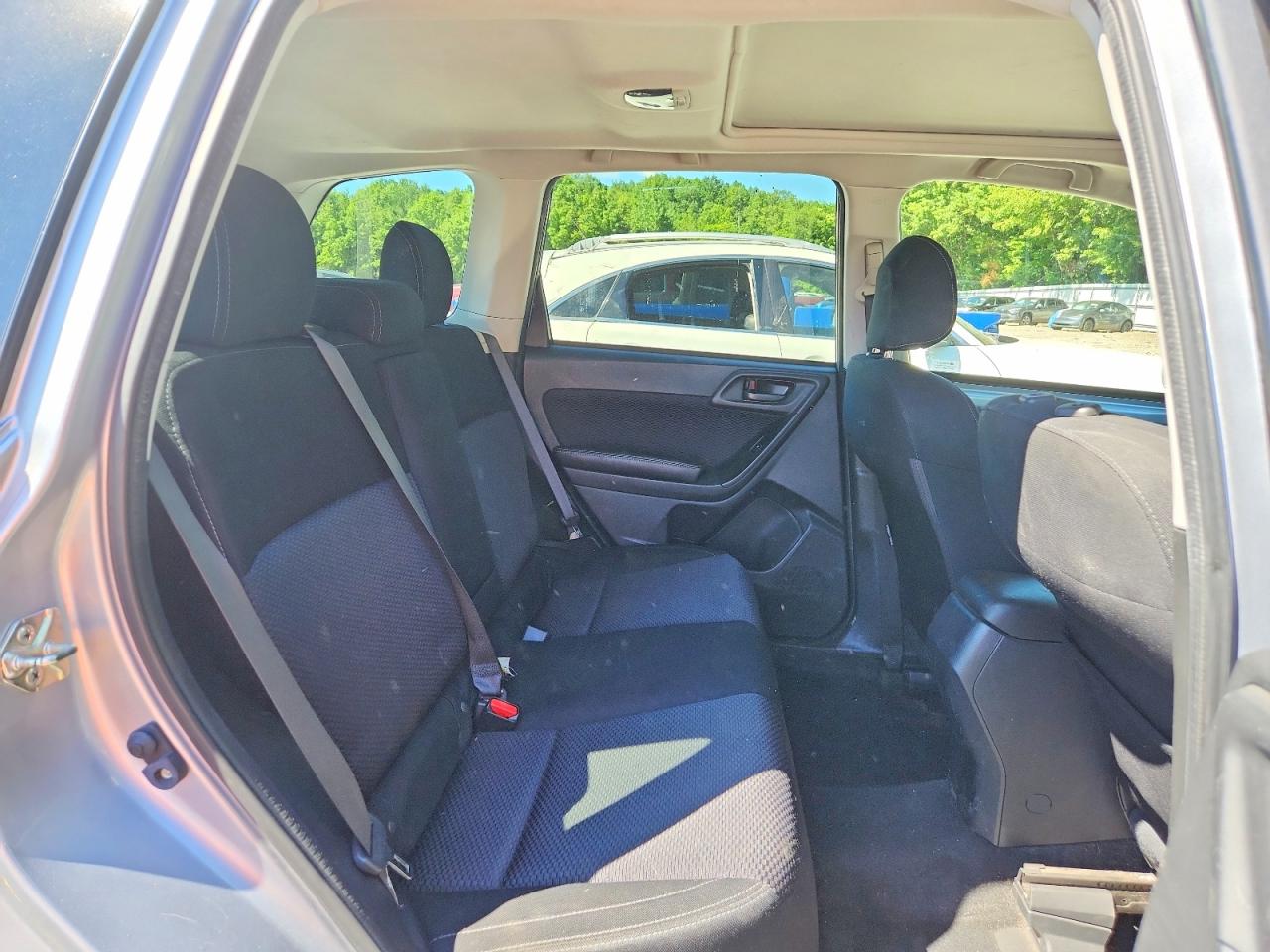 2017 Subaru Forester 2.5i Premium Silver vin: JF2SJAEC0HG482360