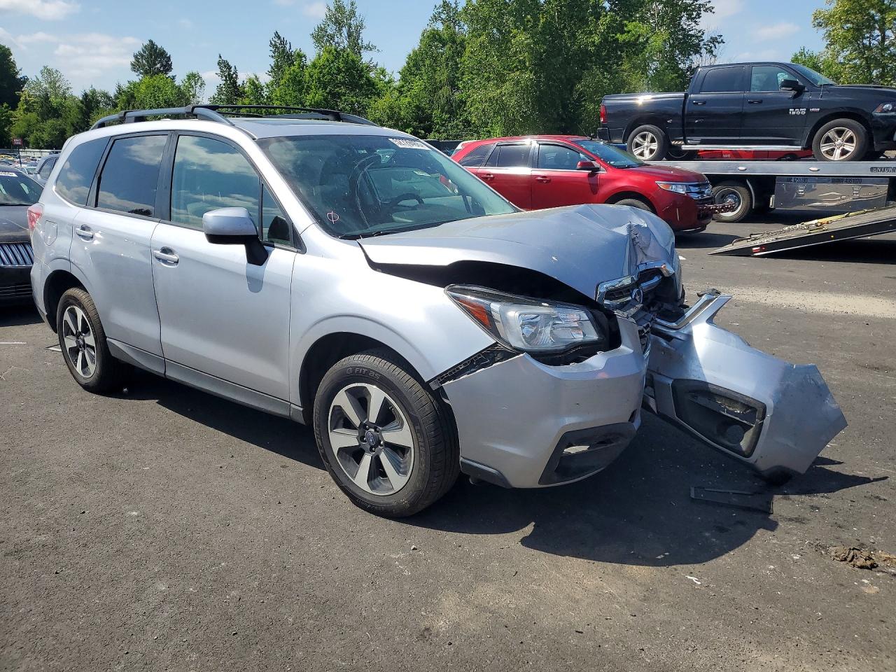 2017 Subaru Forester 2.5i Premium Silver vin: JF2SJAEC0HH587796