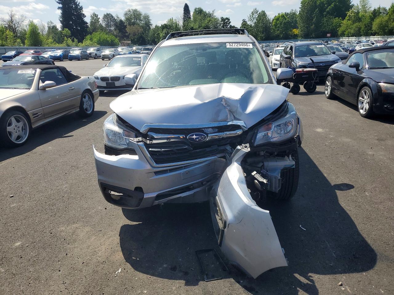 2017 Subaru Forester 2.5i Premium Silver vin: JF2SJAEC0HH587796