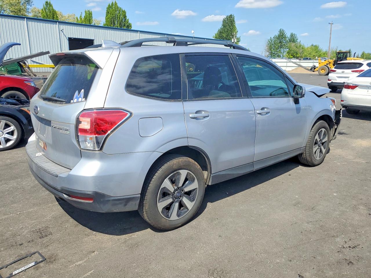 2017 Subaru Forester 2.5i Premium Silver vin: JF2SJAEC0HH587796