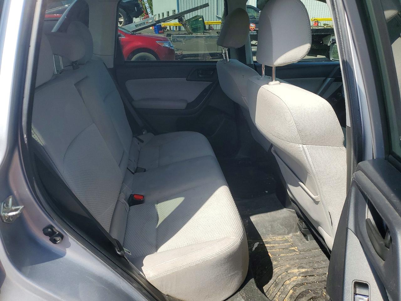 2017 Subaru Forester 2.5i Premium Silver vin: JF2SJAEC0HH587796