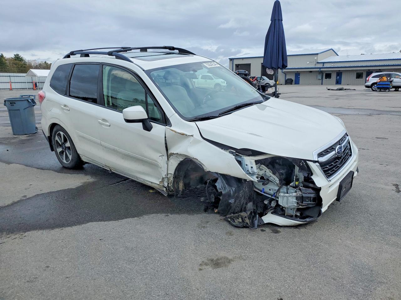 2018 Subaru Forester Premium+cwp White vin: JF2SJAEC0JG436470