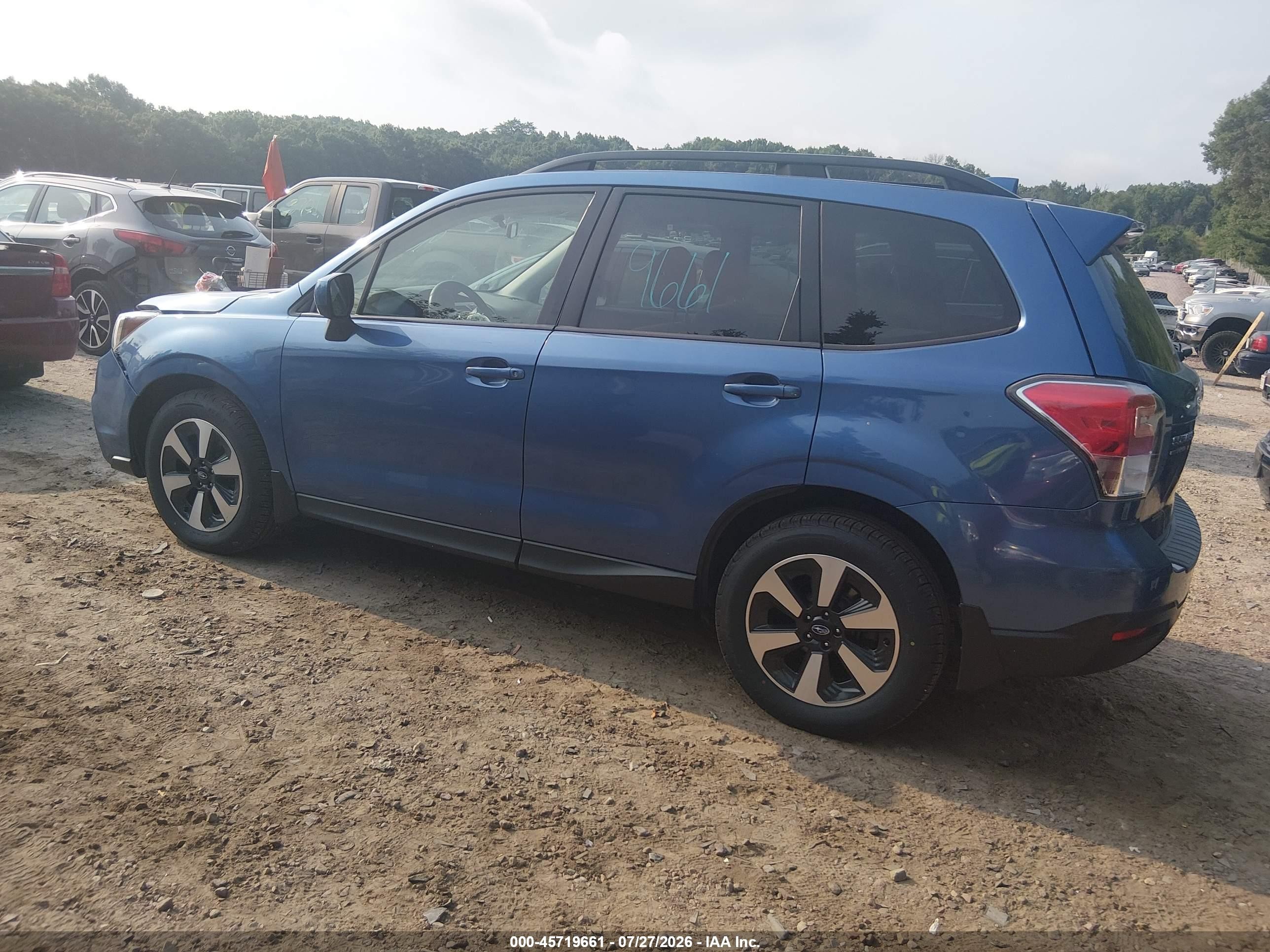 2018 Subaru Forester 2.5i Premium Blue vin: JF2SJAEC0JH402443