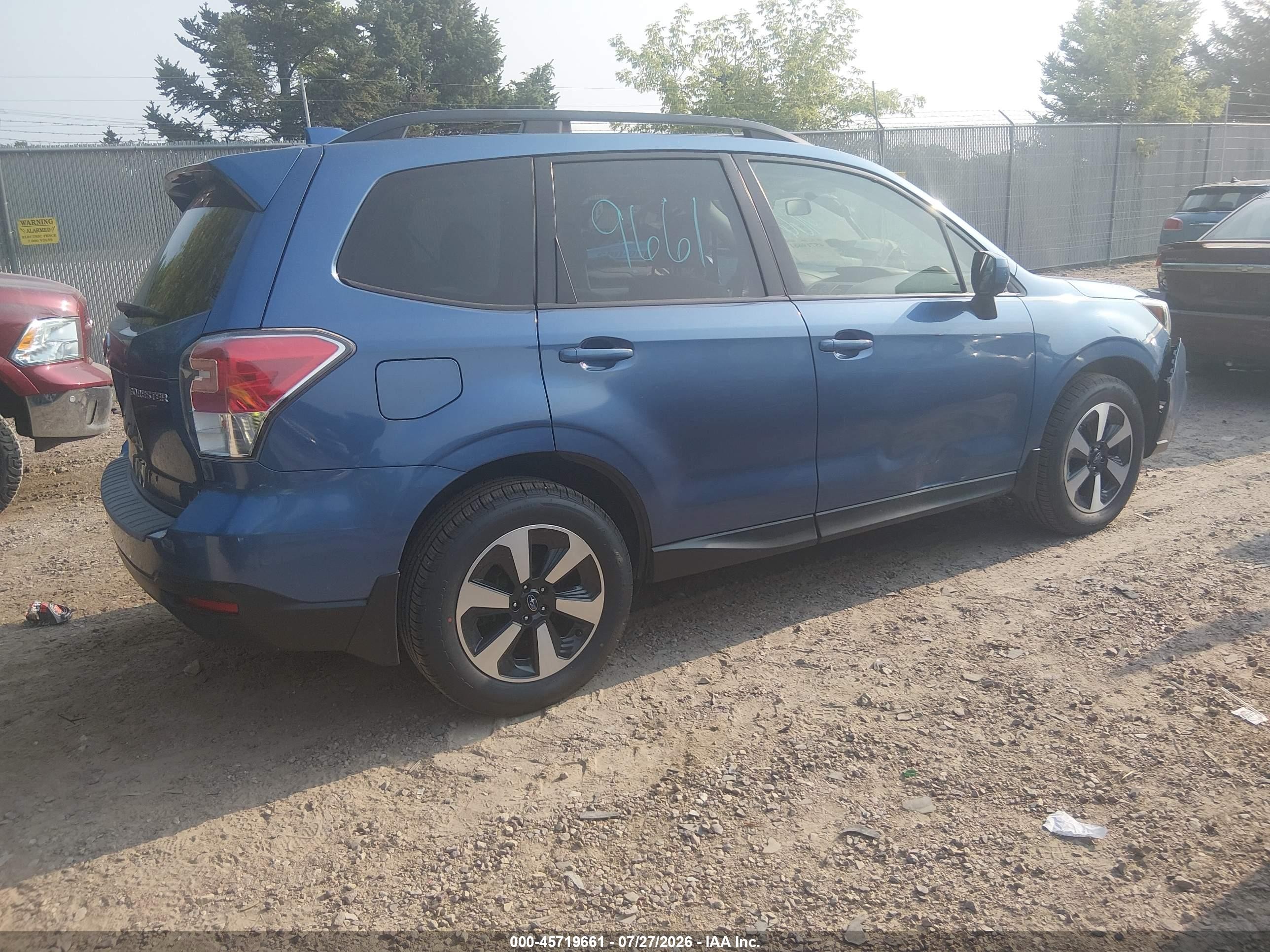 2018 Subaru Forester 2.5i Premium Blue vin: JF2SJAEC0JH402443